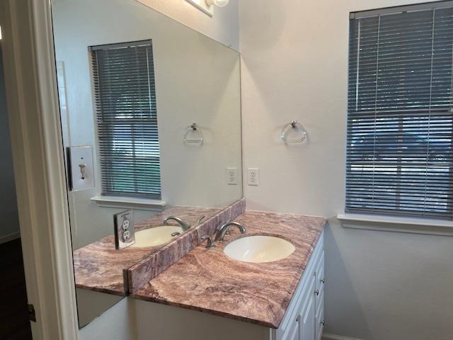 833 Picadilly Dr, Pflugerville, TX 78660