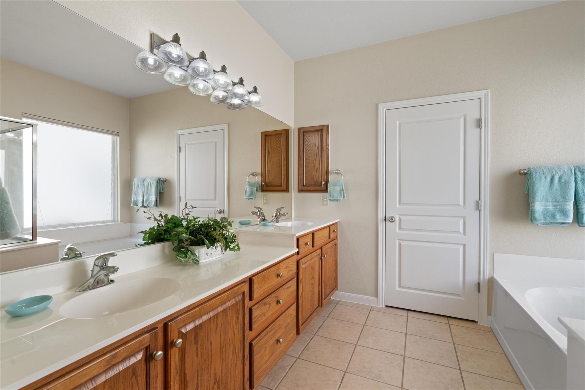 102 Breckenridge St, Georgetown, TX 78633