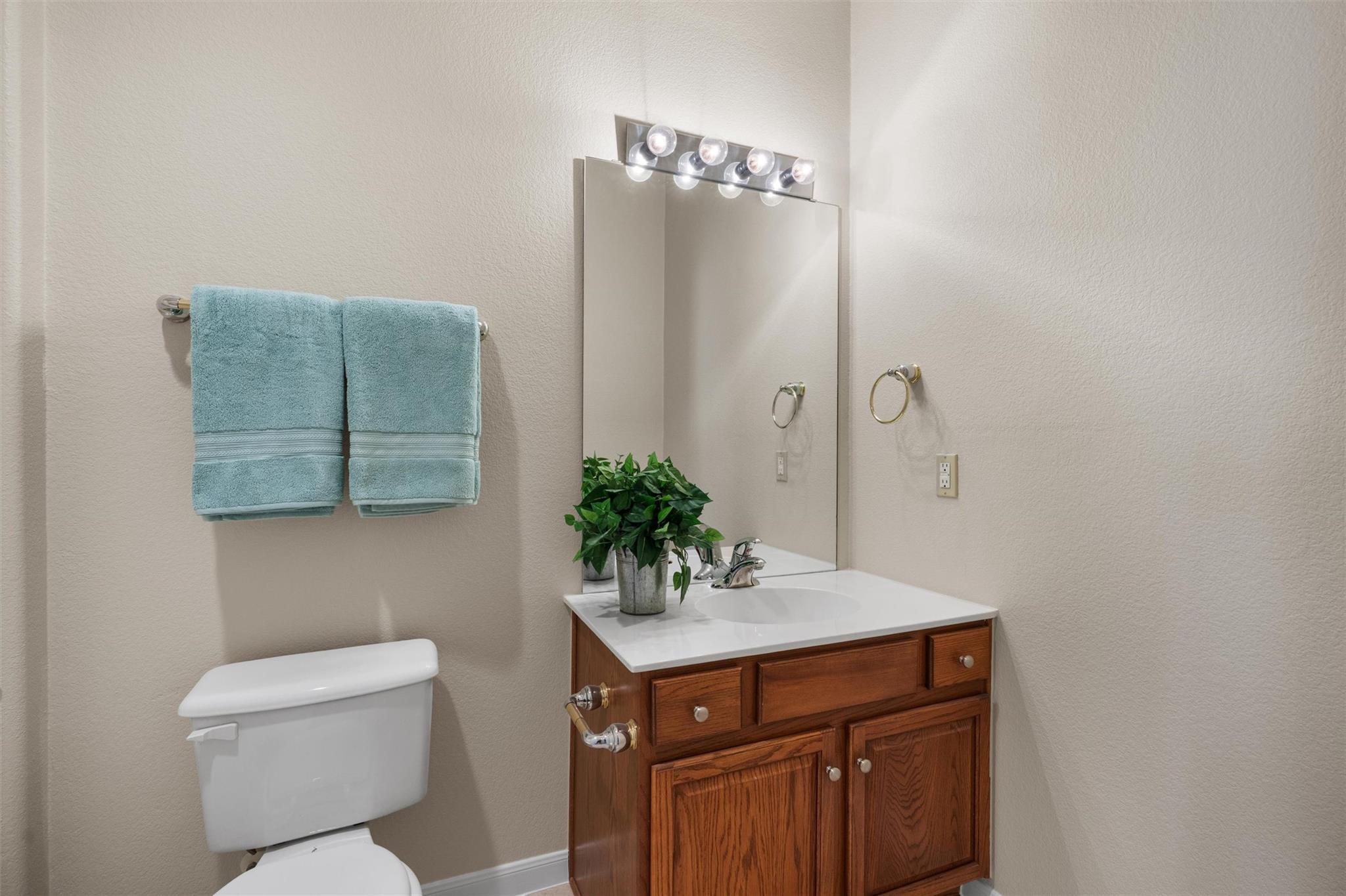 102 Breckenridge St, Georgetown, TX 78633