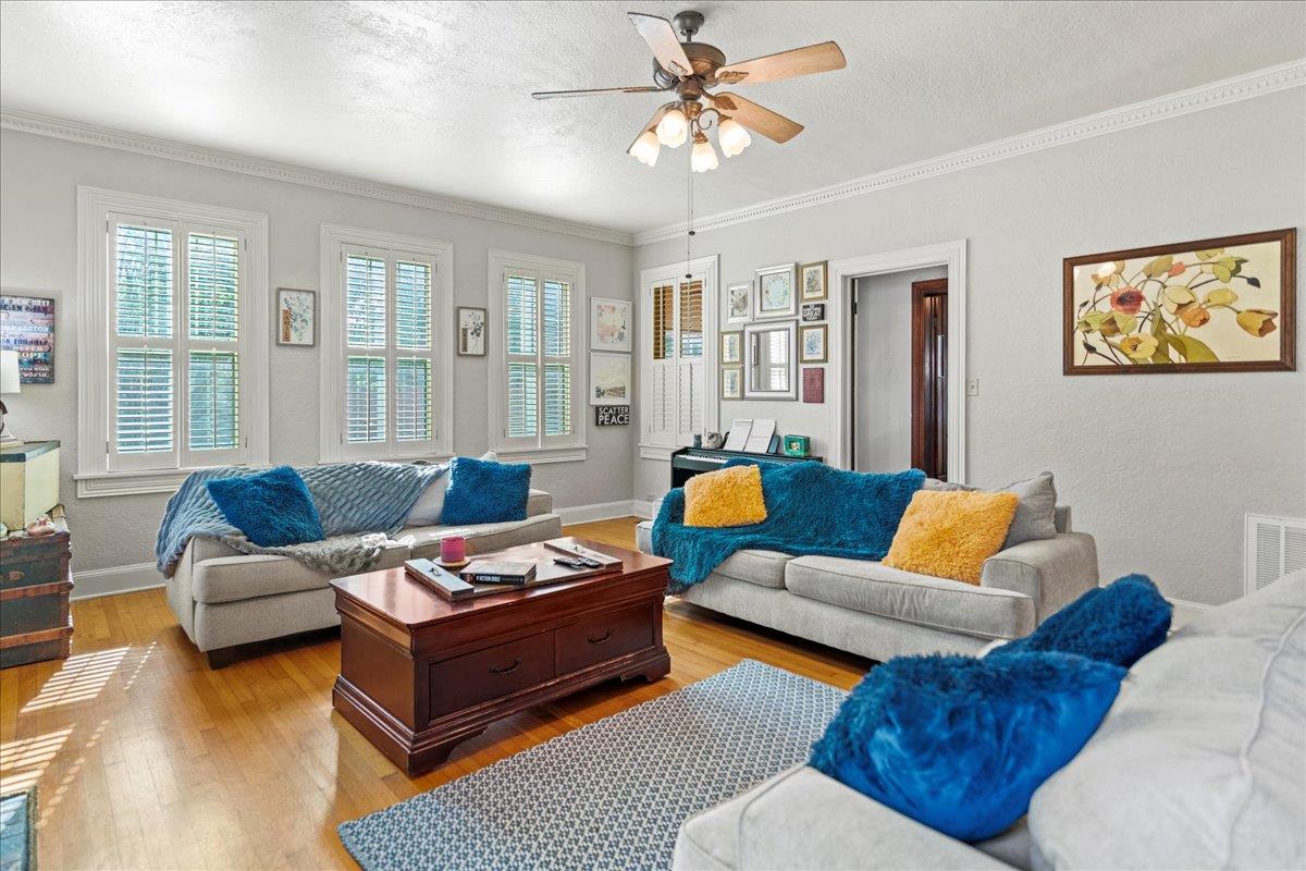 1543 W Clark St, Bartlett, TX 76511