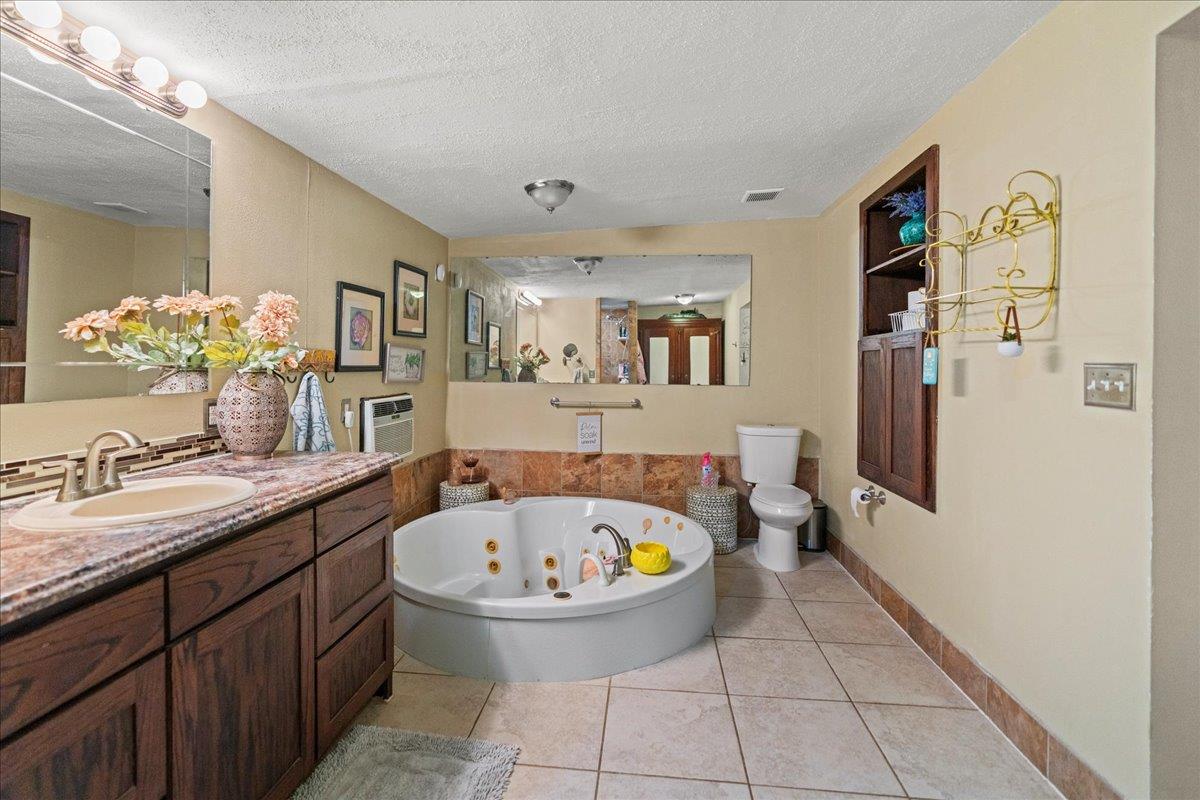 1543 W Clark St, Bartlett, TX 76511