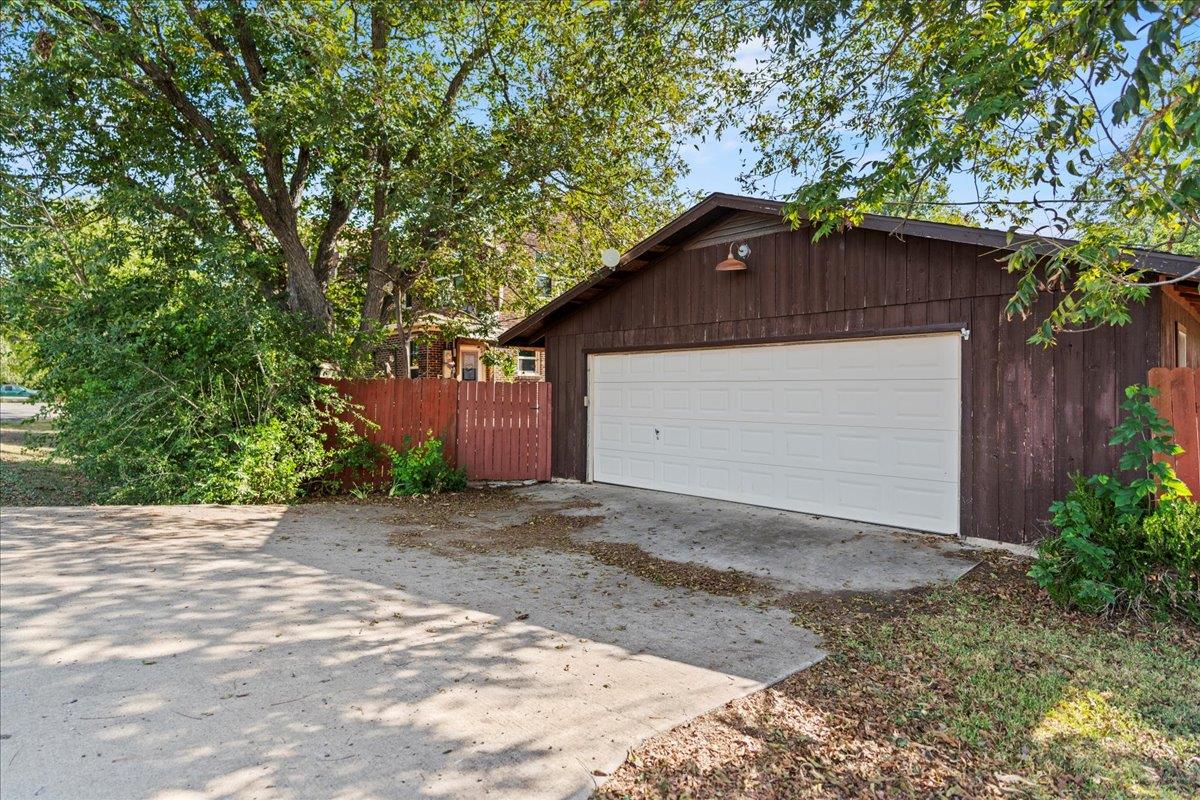 1543 W Clark St, Bartlett, TX 76511