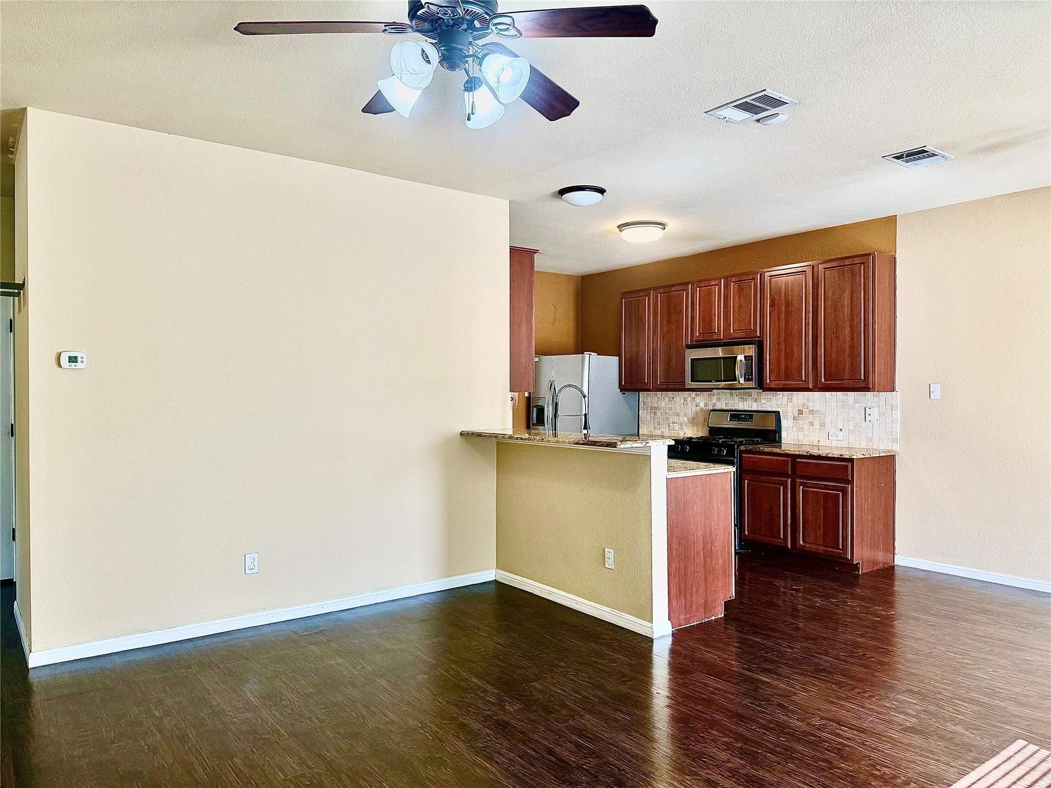 1900 Little Elm Trl # 105, Cedar Park, TX 78613