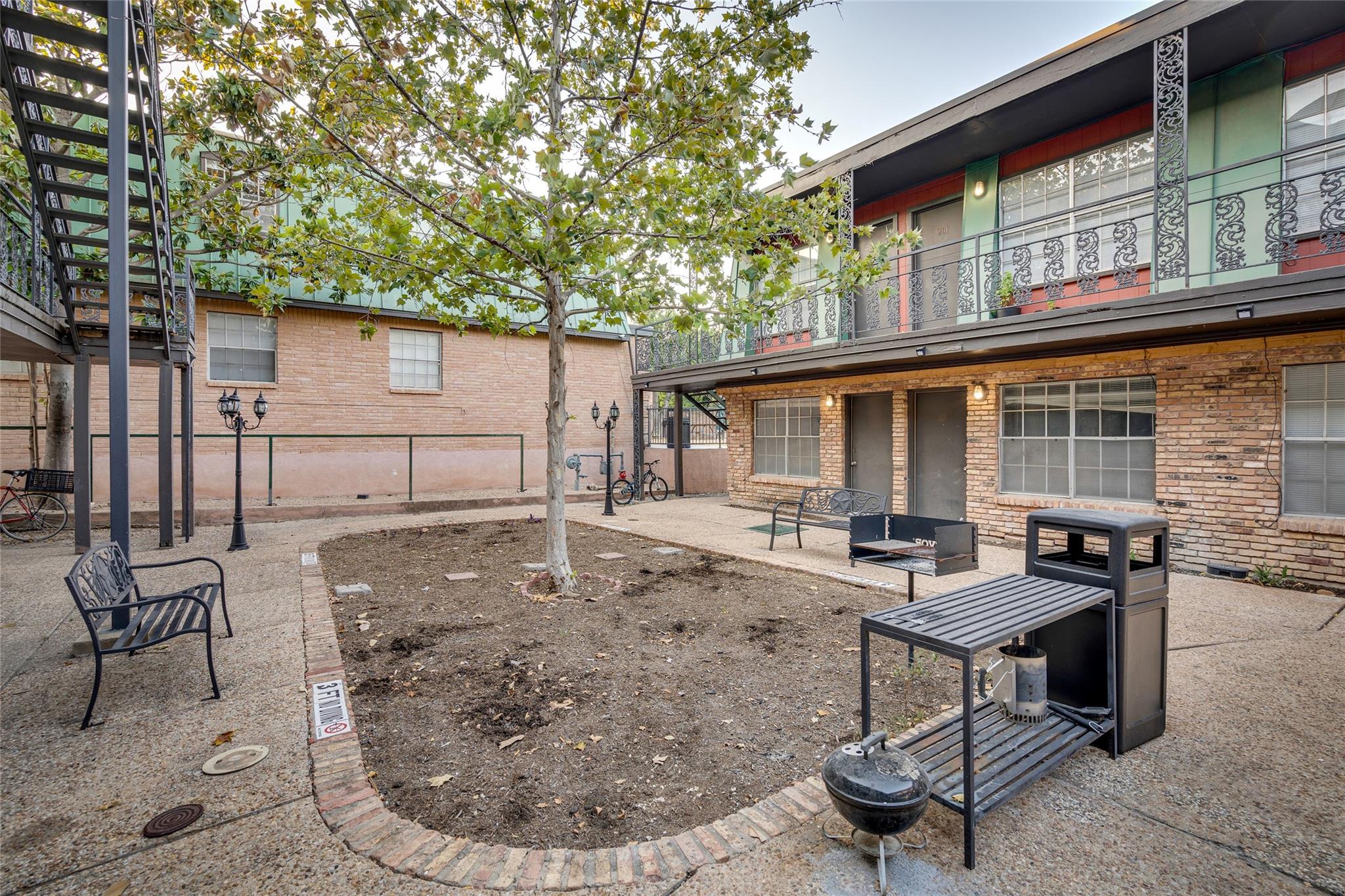 311 E 31st St # 303A, Austin, TX 78705