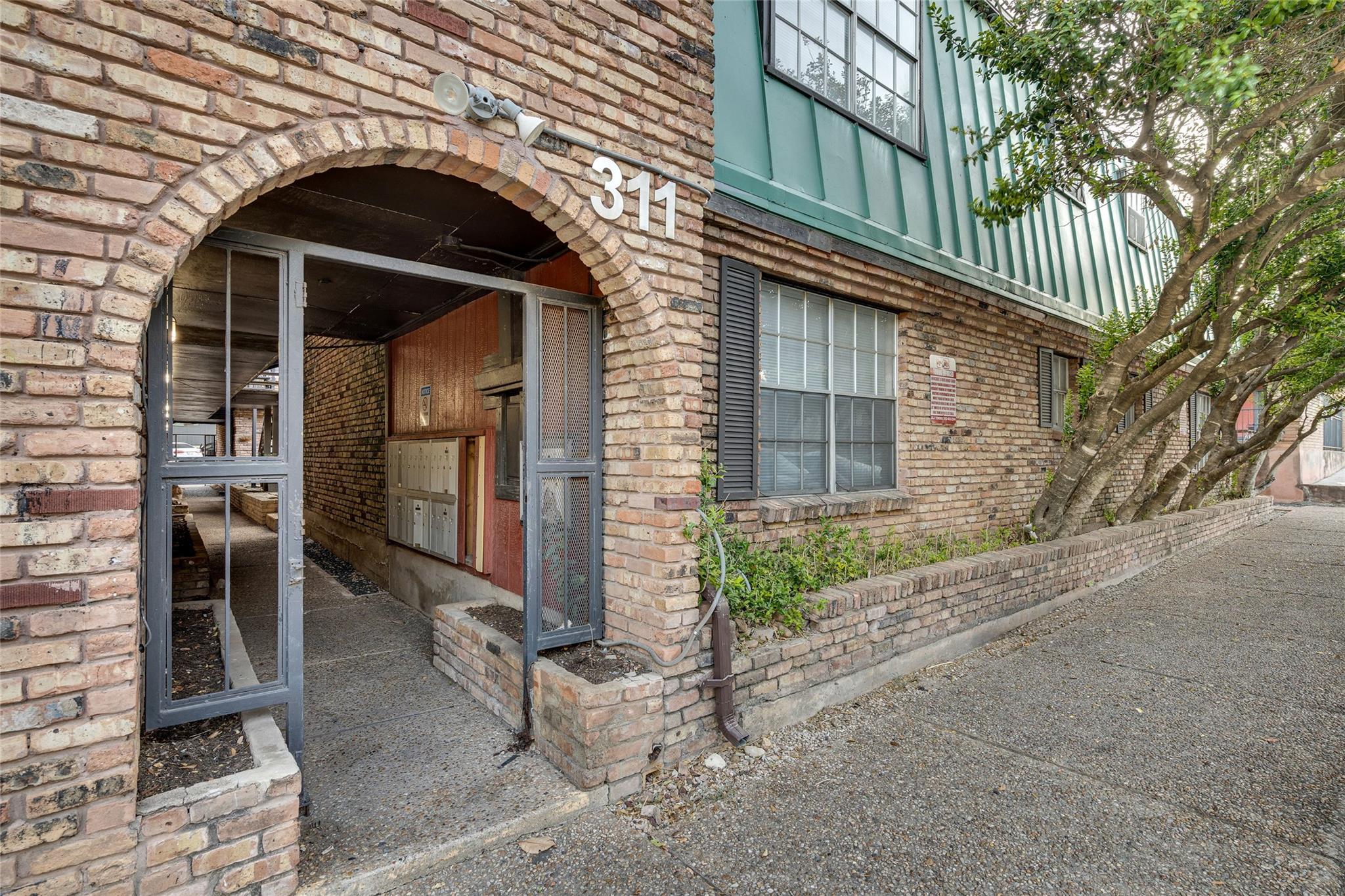 311 E 31st St # 303A, Austin, TX 78705