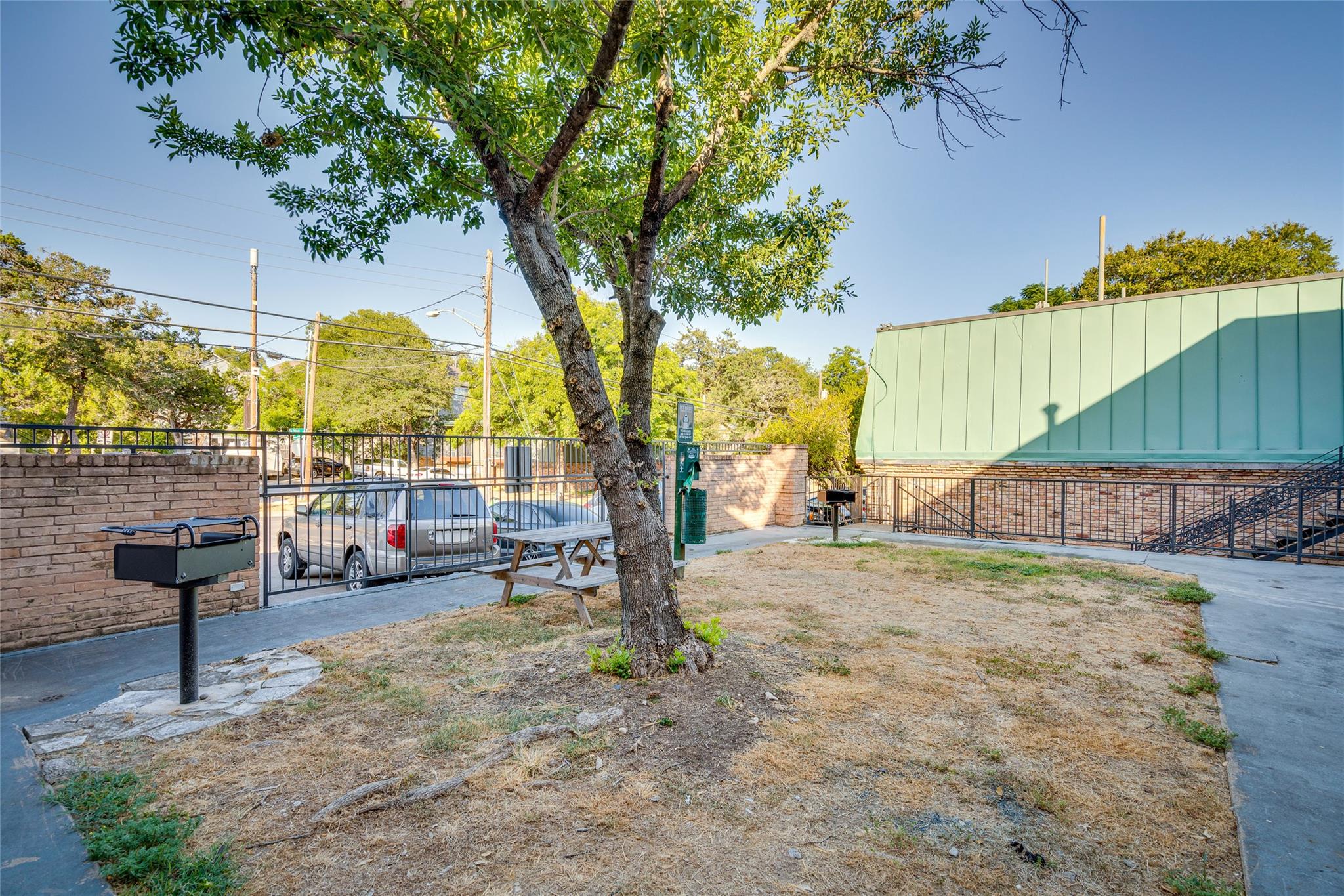 307 E 31 St # 205, Austin, TX 78705