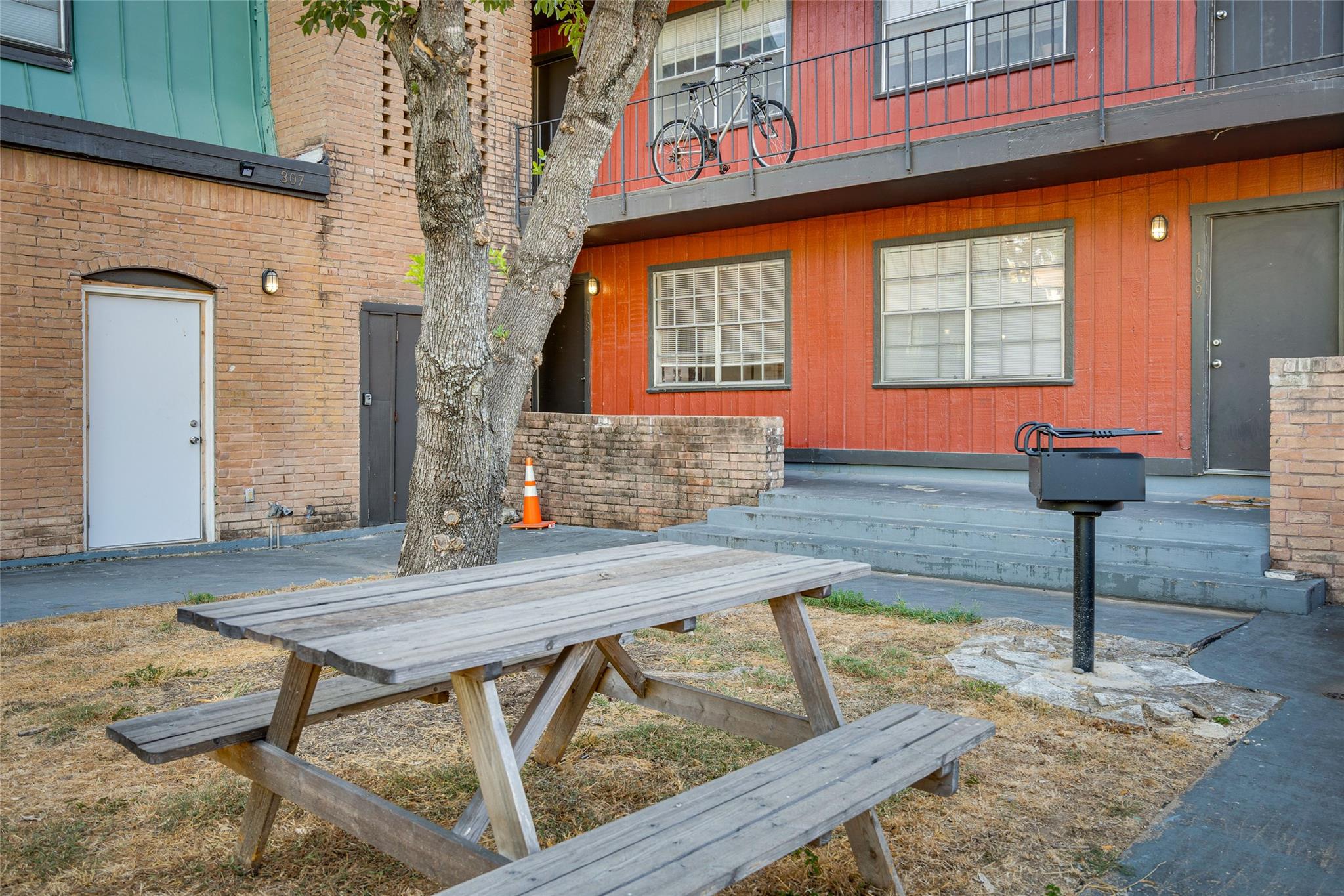 307 E 31 St # 205, Austin, TX 78705