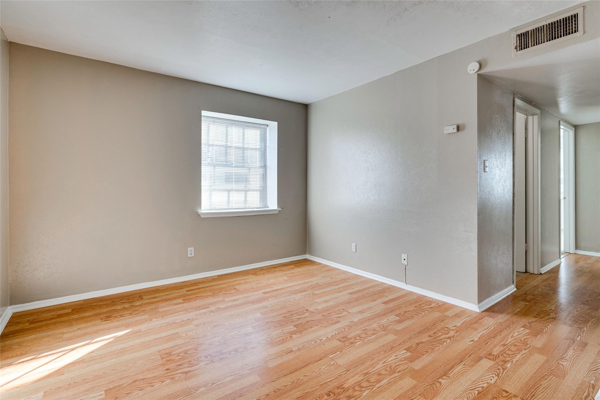 307 E 31 St # 205, Austin, TX 78705