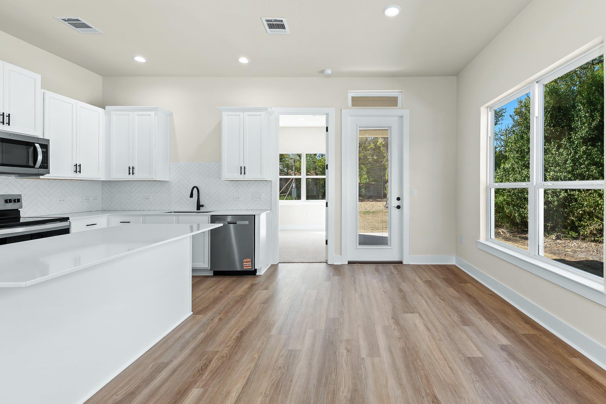 223 W Allen St, Bartlett, TX 76511