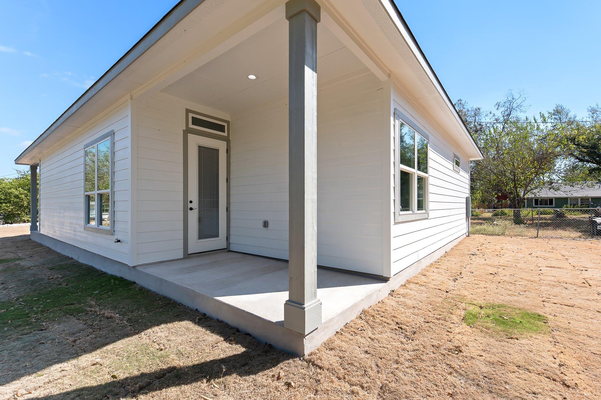 223 W Allen St, Bartlett, TX 76511