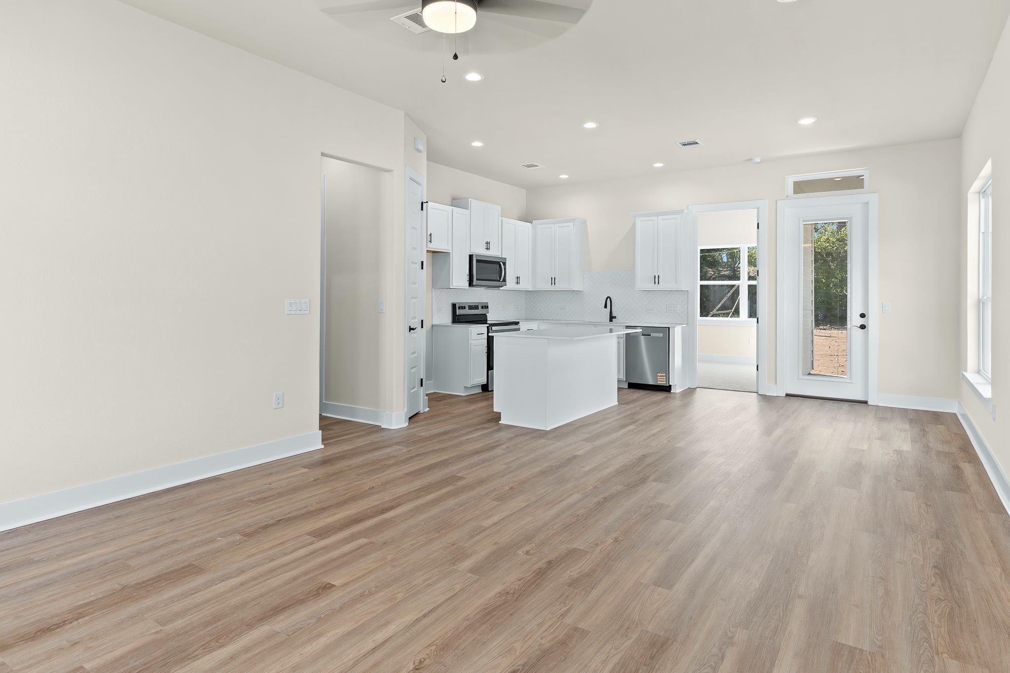 223 W Allen St, Bartlett, TX 76511