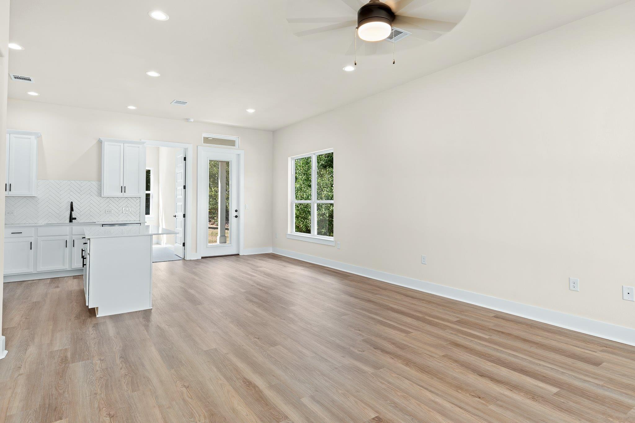 223 W Allen St, Bartlett, TX 76511