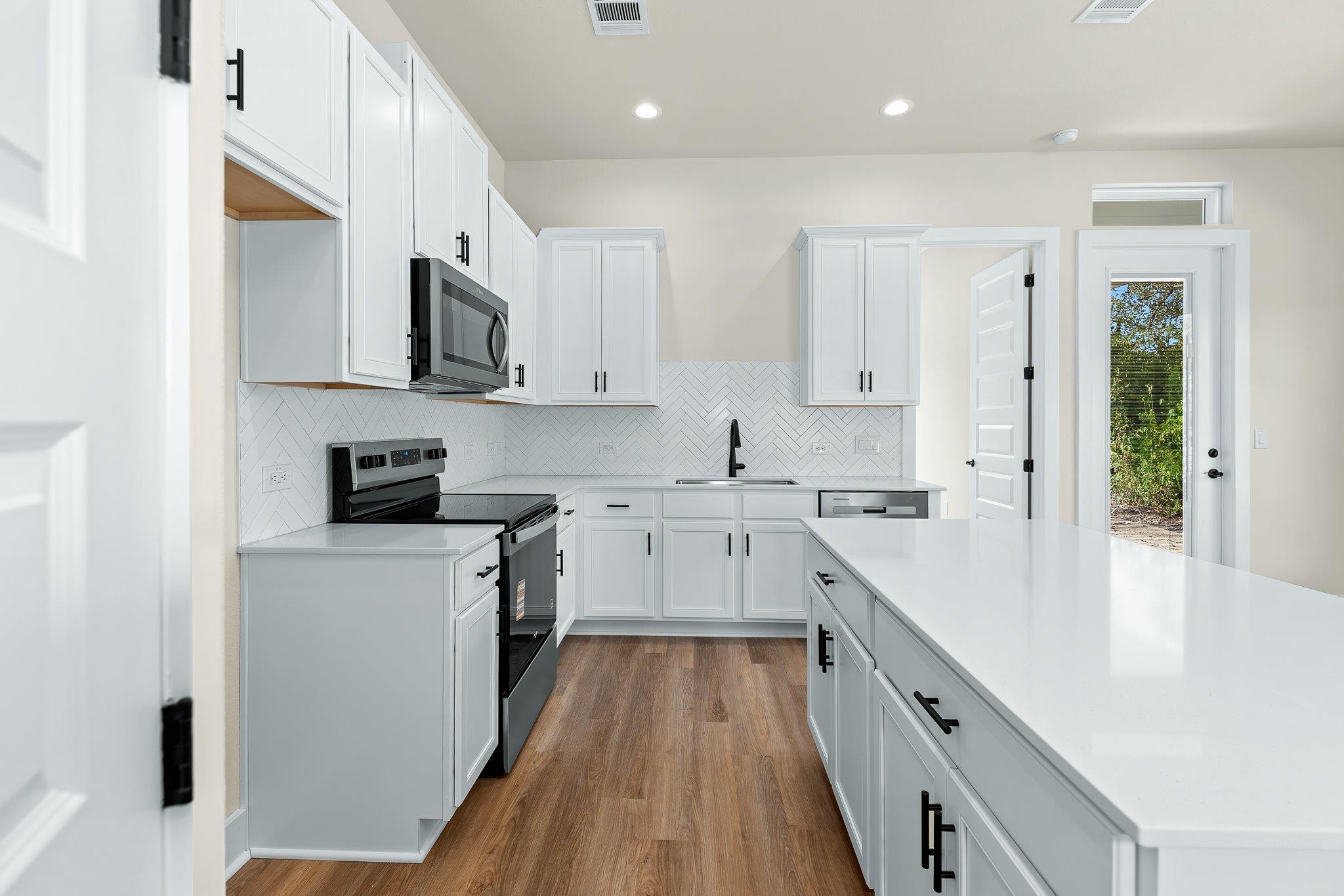 223 W Allen St, Bartlett, TX 76511