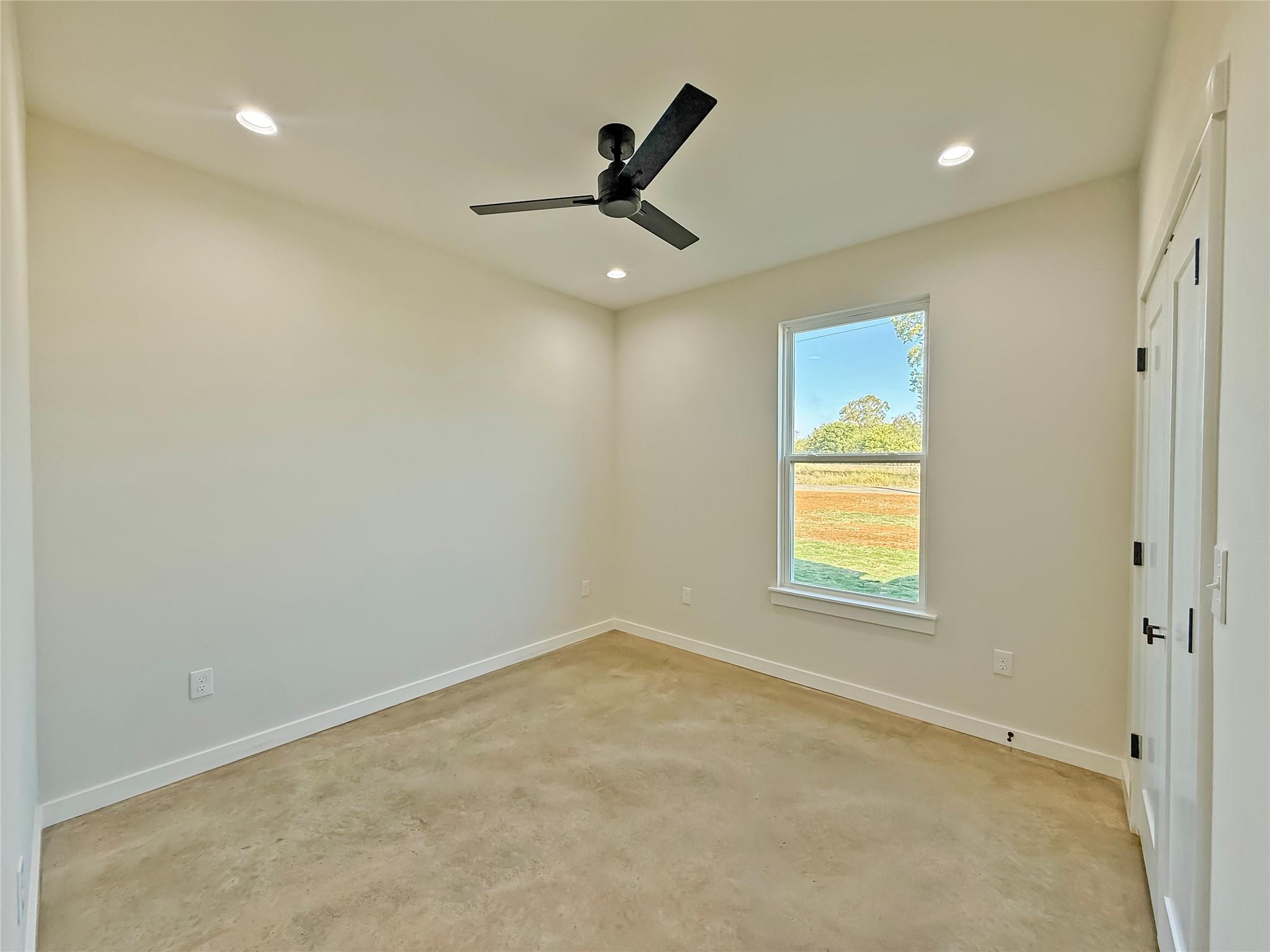 221 Hester St, Lexington, TX 78947