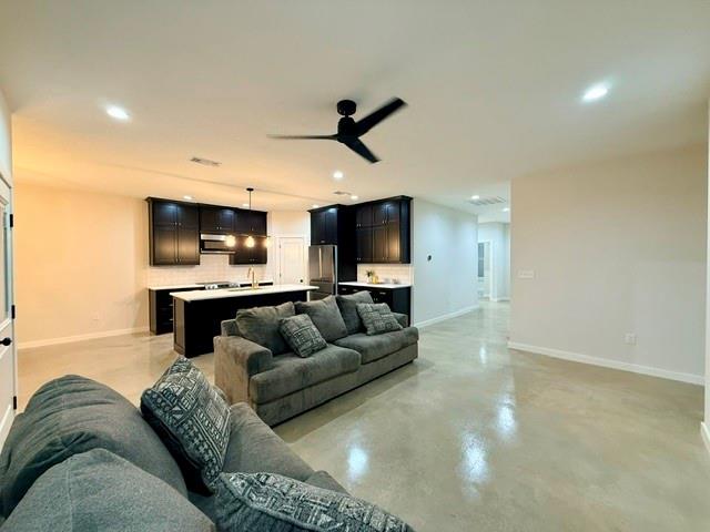 221 Hester St, Lexington, TX 78947