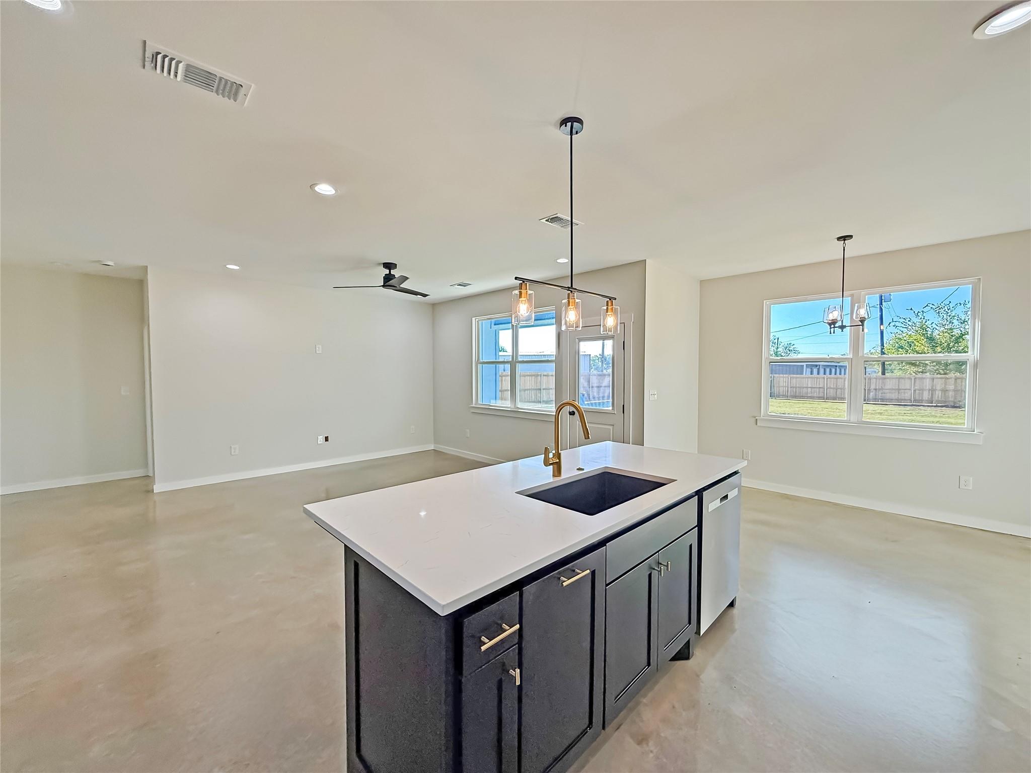 221 Hester St, Lexington, TX 78947