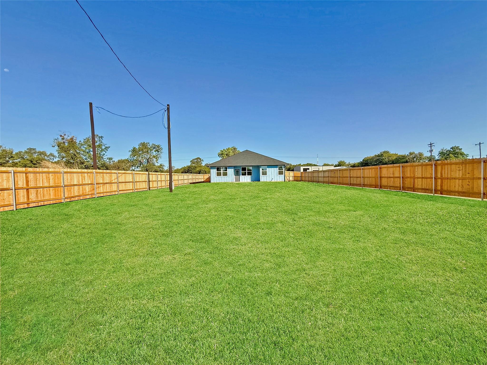 221 Hester St, Lexington, TX 78947