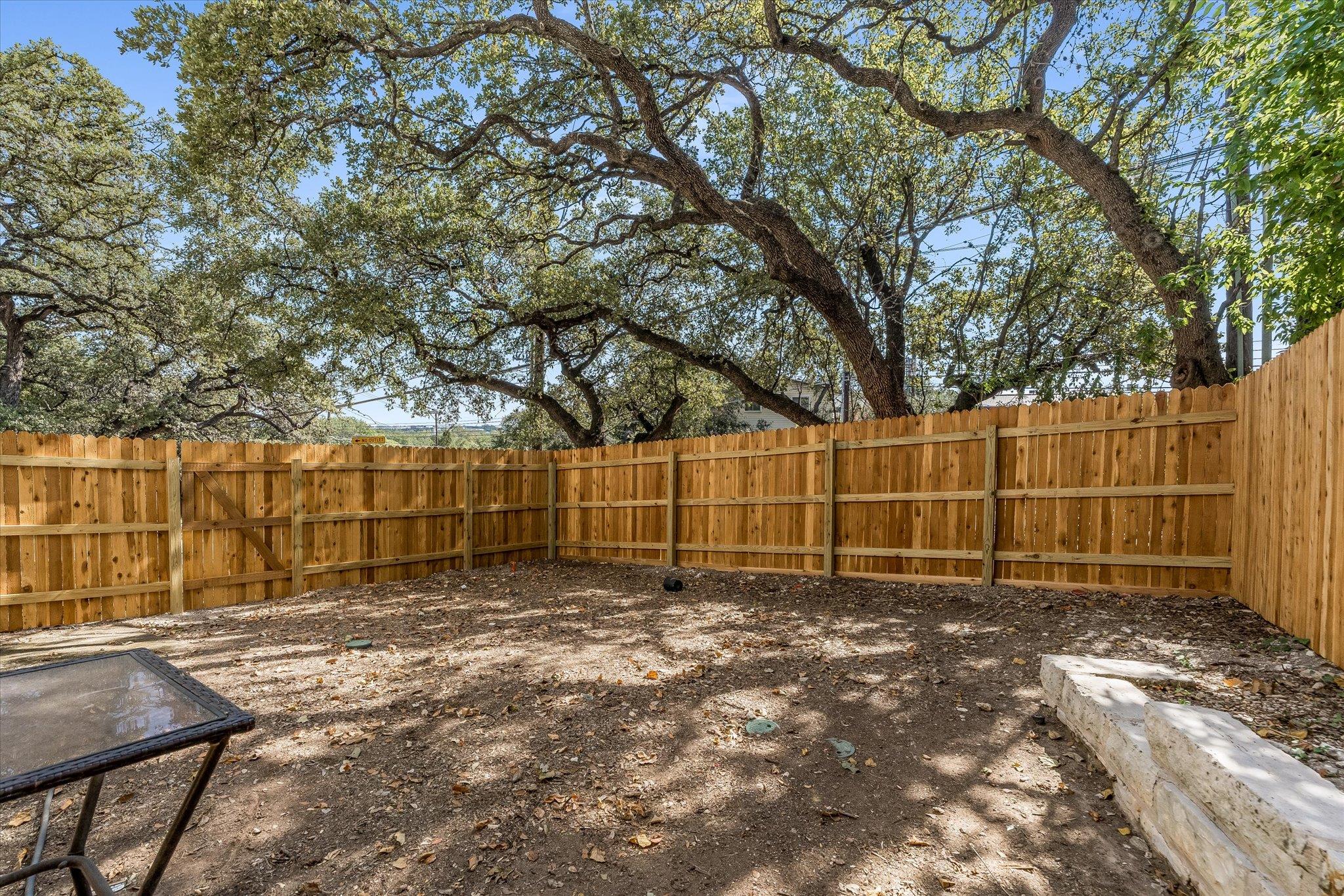 601 Twelve Oaks Ln, Austin, TX 78704