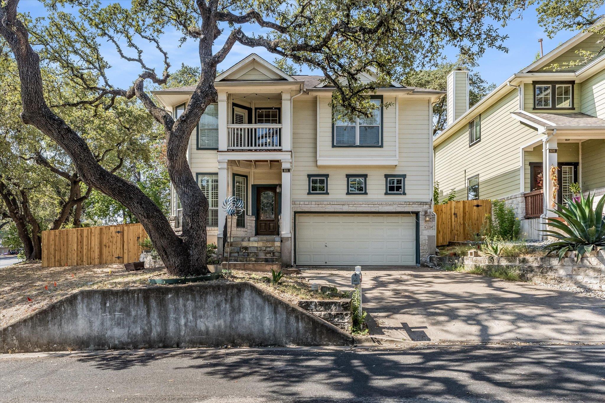 601 Twelve Oaks Ln, Austin, TX 78704