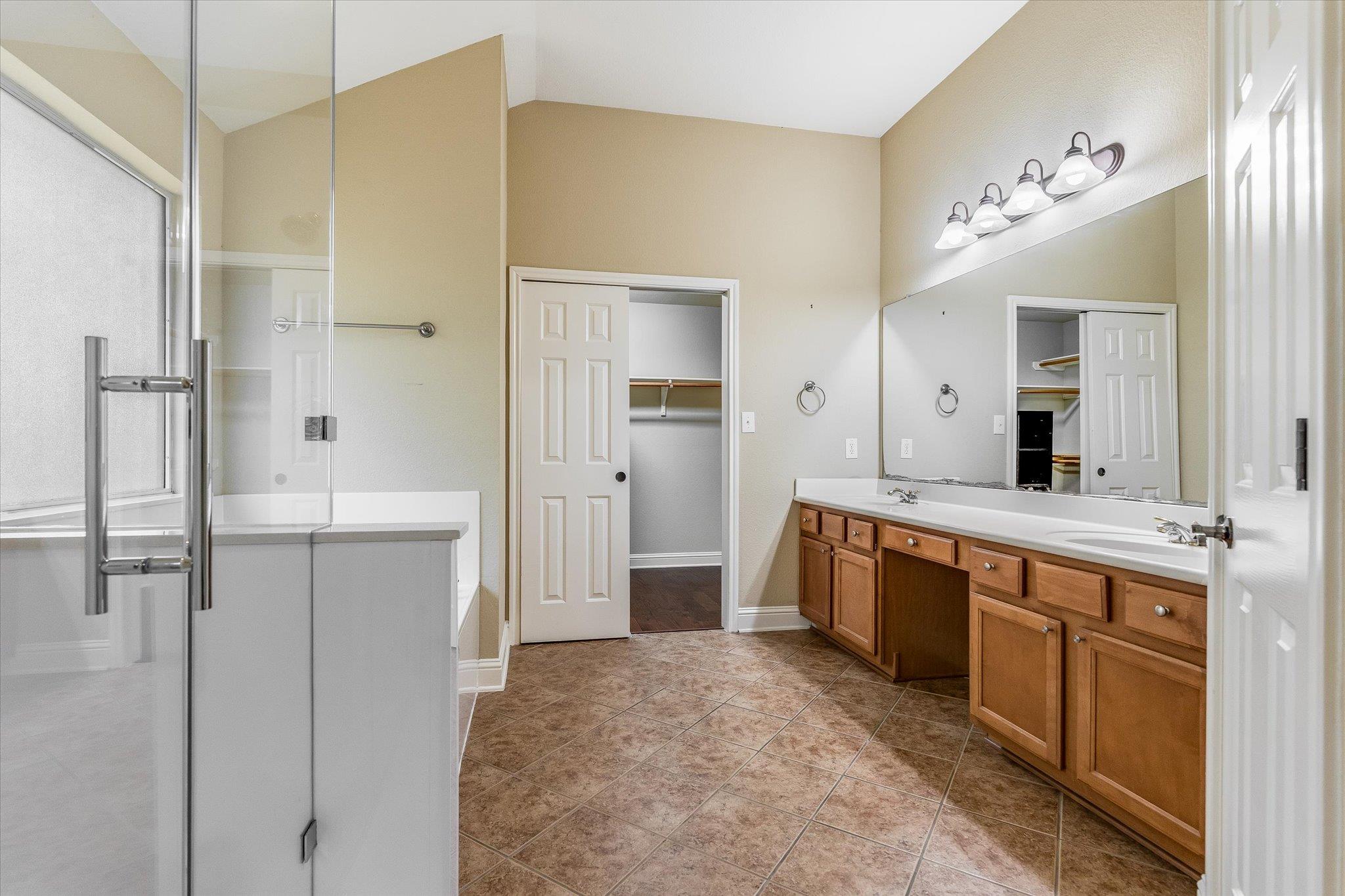 601 Twelve Oaks Ln, Austin, TX 78704