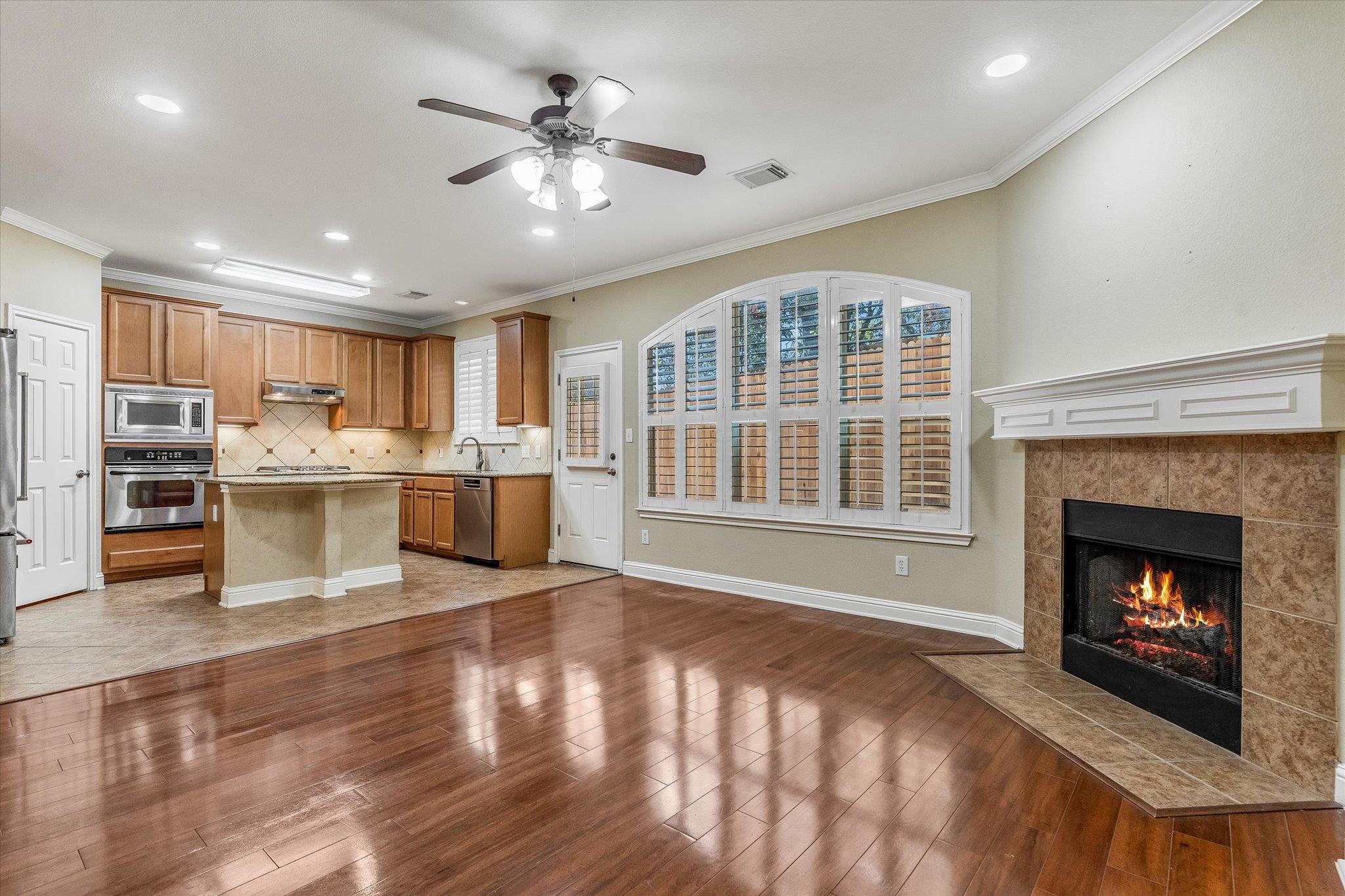 601 Twelve Oaks Ln, Austin, TX 78704