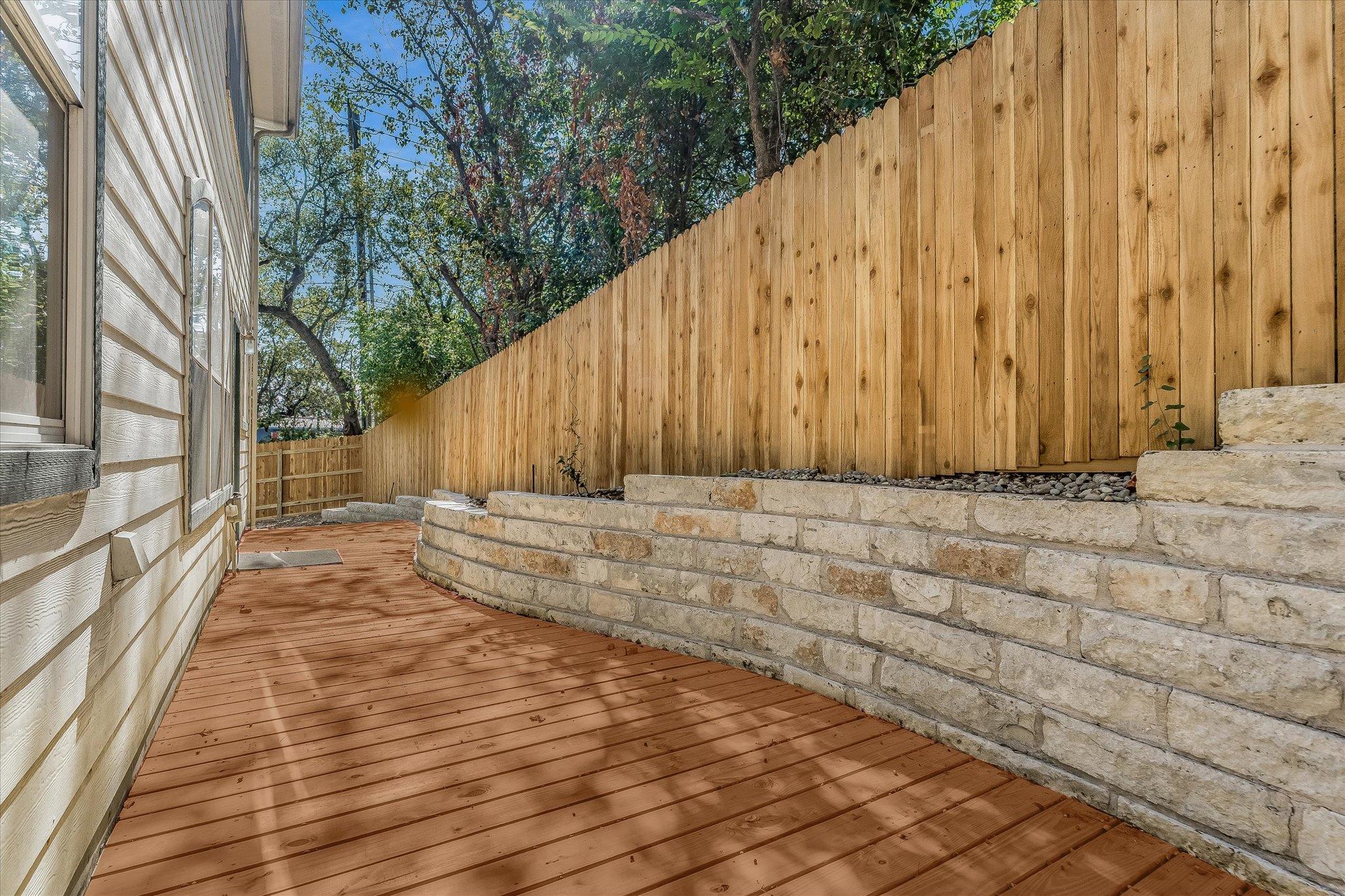 601 Twelve Oaks Ln, Austin, TX 78704