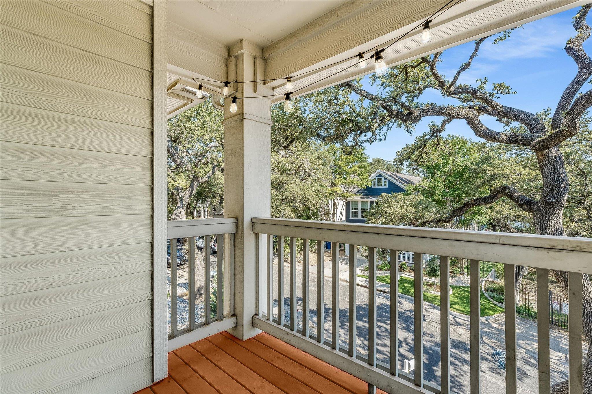 601 Twelve Oaks Ln, Austin, TX 78704