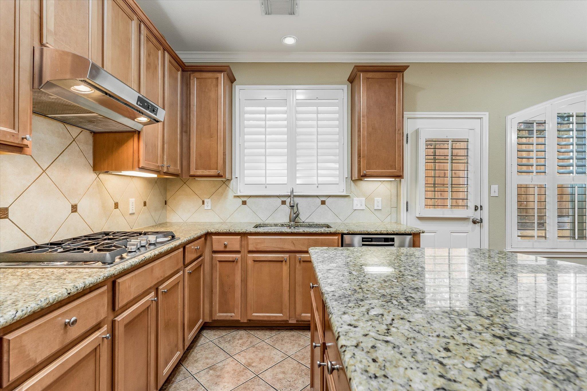 601 Twelve Oaks Ln, Austin, TX 78704