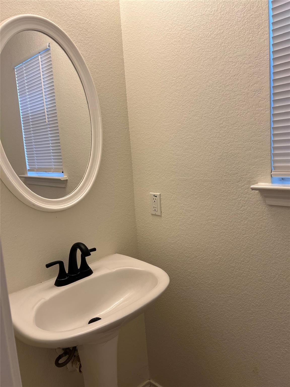 1209 Amberwood Loop, Kyle, TX 78640