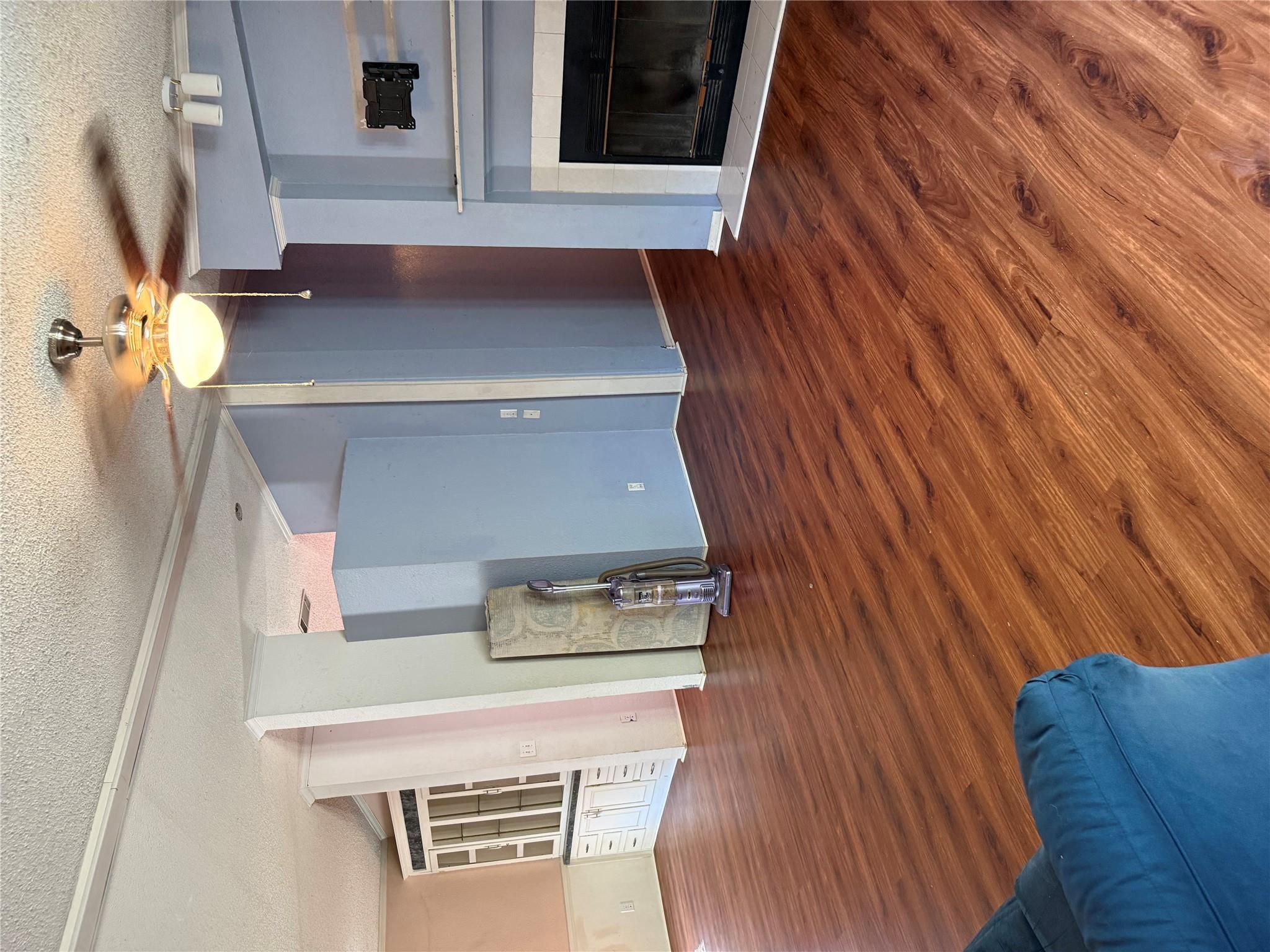 236 Live Oak Dr E, Cedar Creek, TX 78612