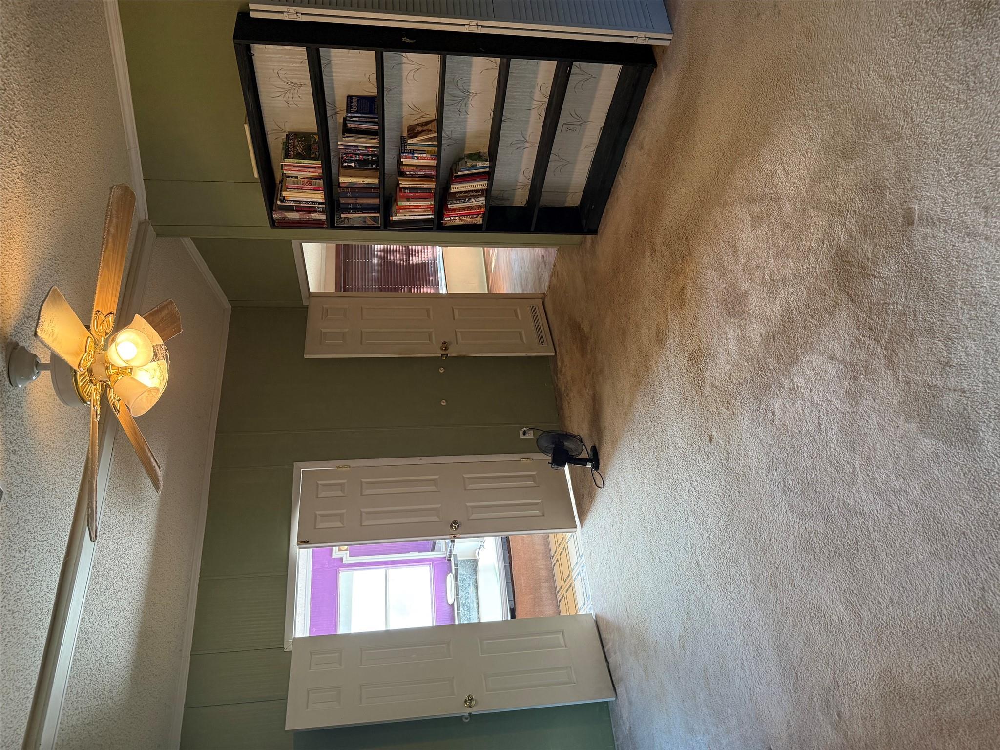 236 Live Oak Dr E, Cedar Creek, TX 78612