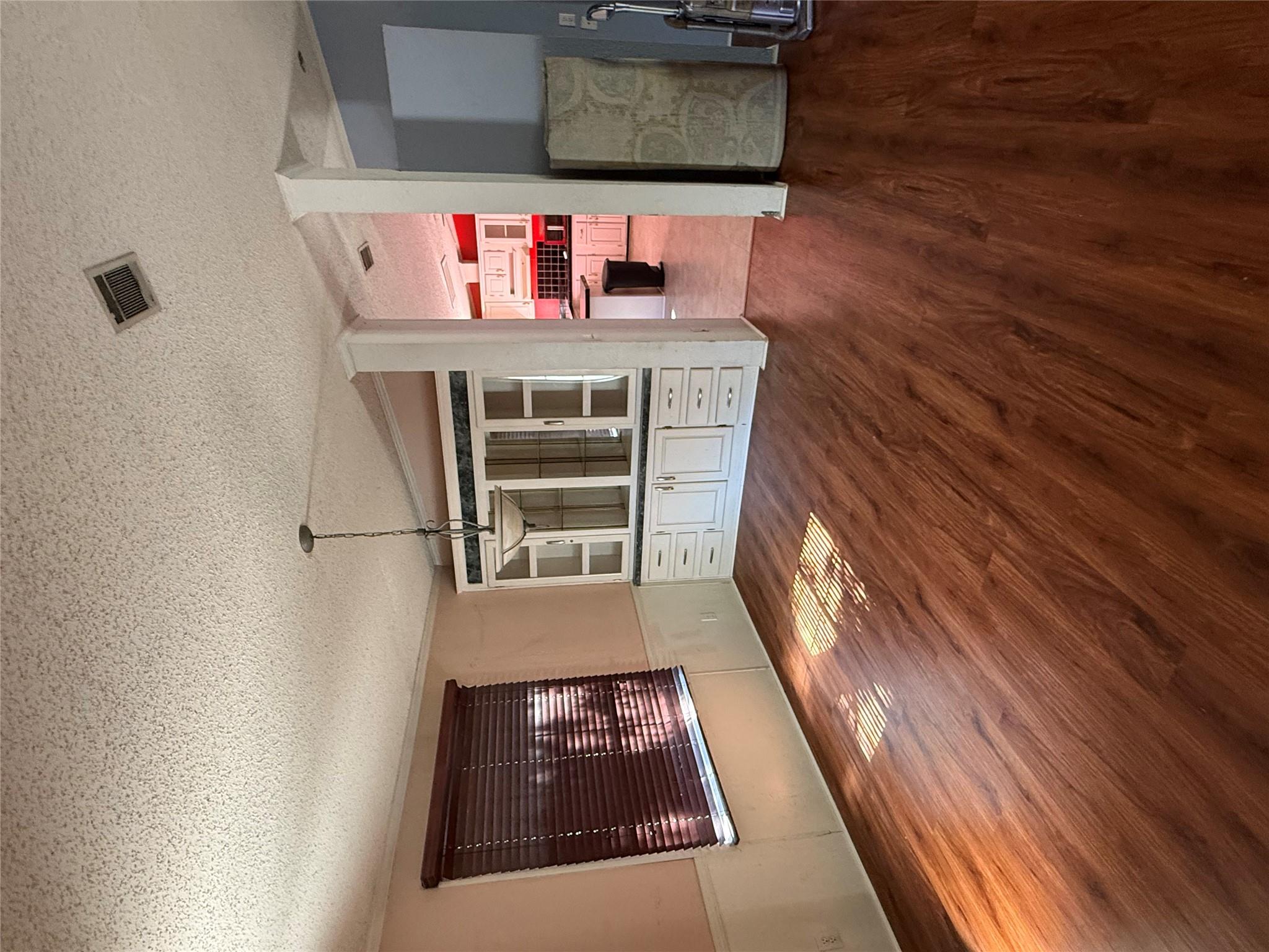 236 Live Oak Dr E, Cedar Creek, TX 78612