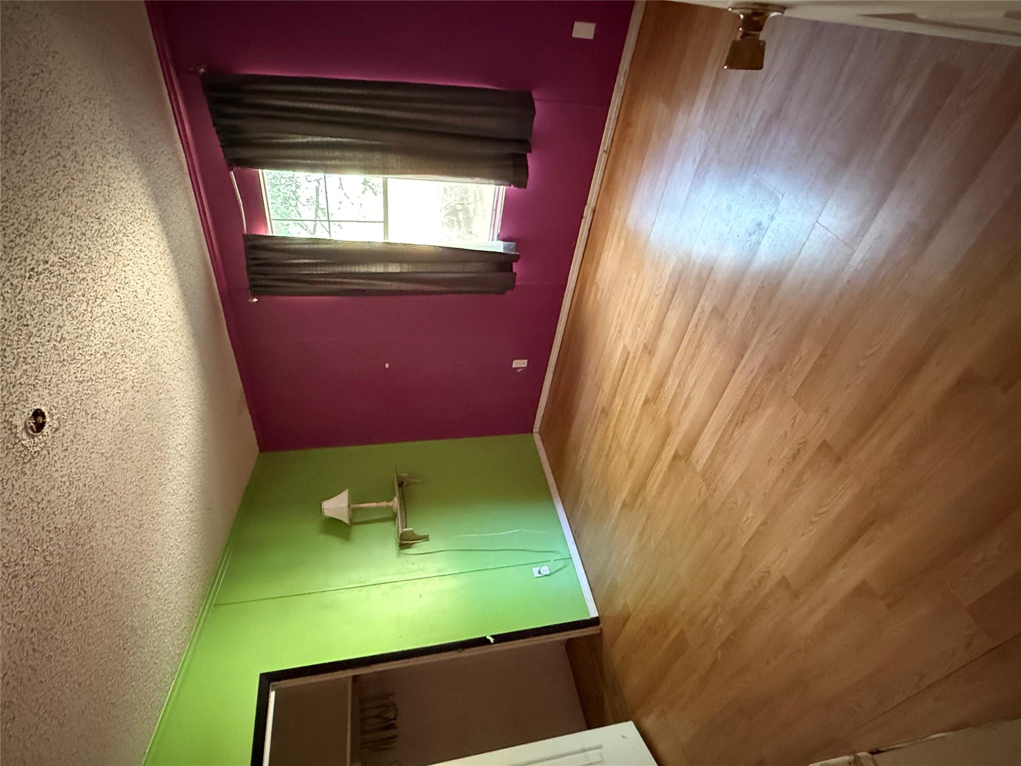 236 Live Oak Dr E, Cedar Creek, TX 78612