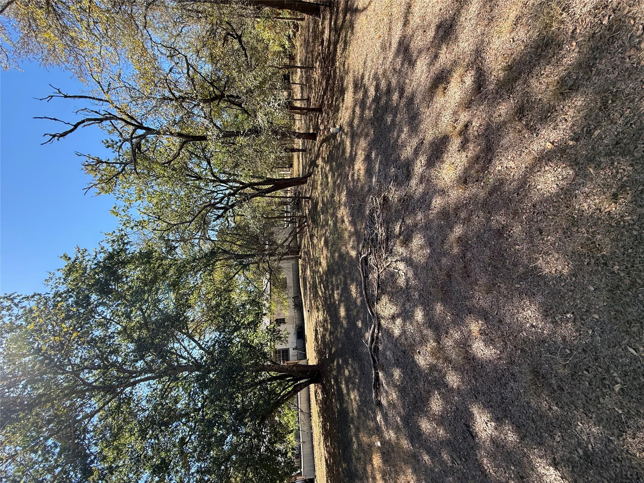 236 Live Oak Dr E, Cedar Creek, TX 78612