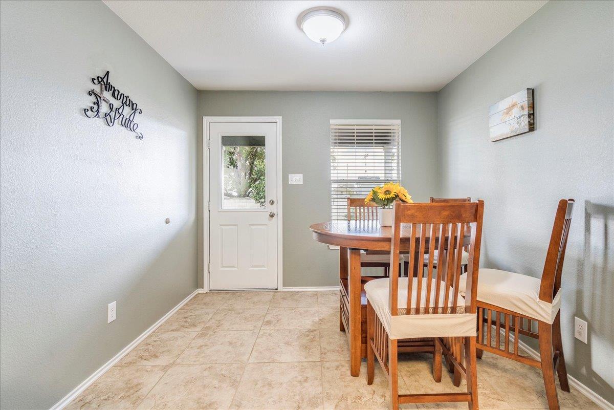 17920 Honey Locust Ln, Elgin, TX 78621