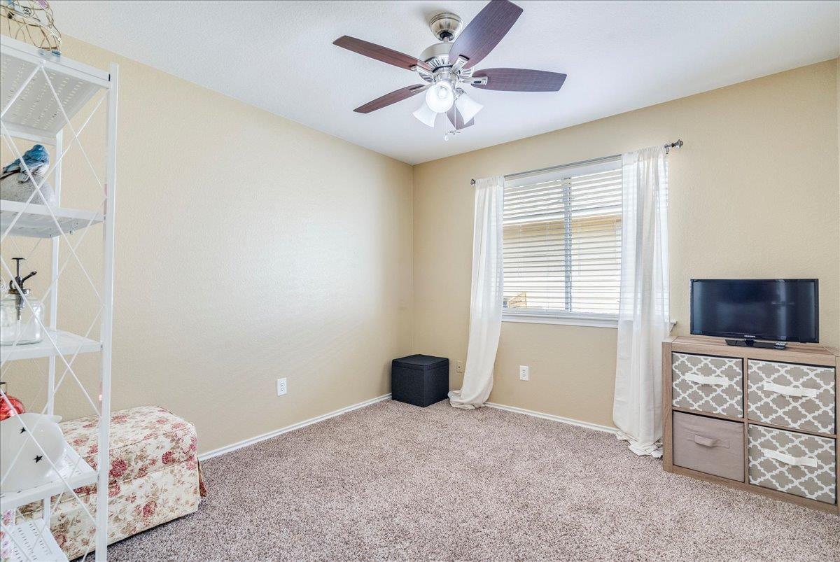 17920 Honey Locust Ln, Elgin, TX 78621