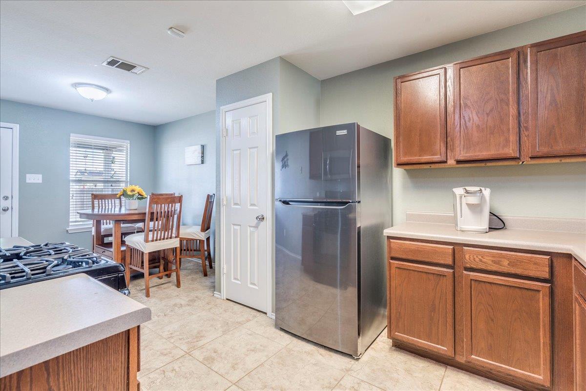 17920 Honey Locust Ln, Elgin, TX 78621