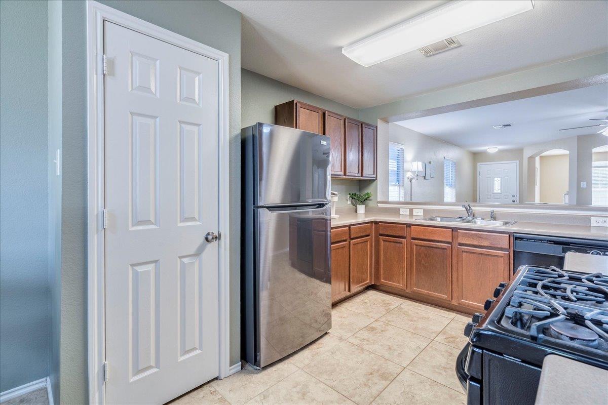 17920 Honey Locust Ln, Elgin, TX 78621