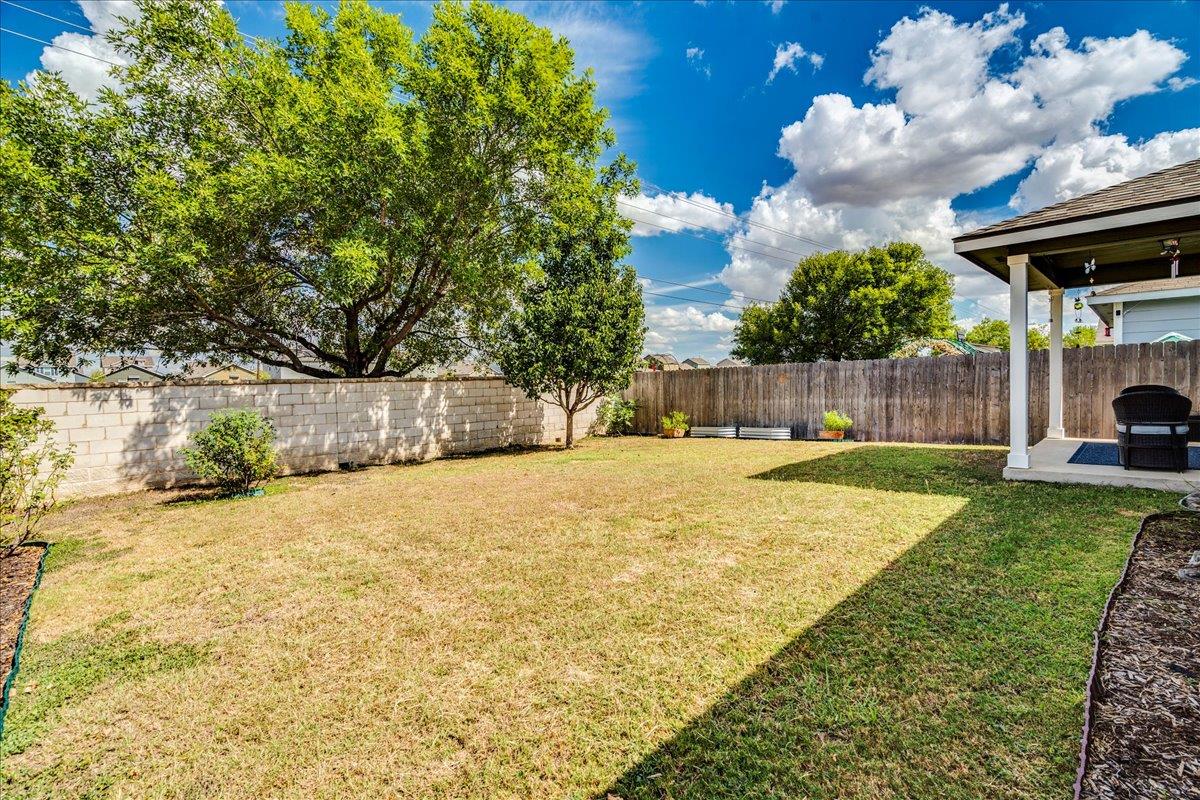 17920 Honey Locust Ln, Elgin, TX 78621