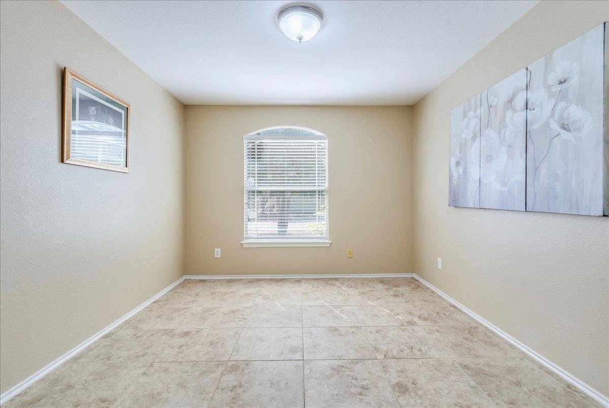 17920 Honey Locust Ln, Elgin, TX 78621