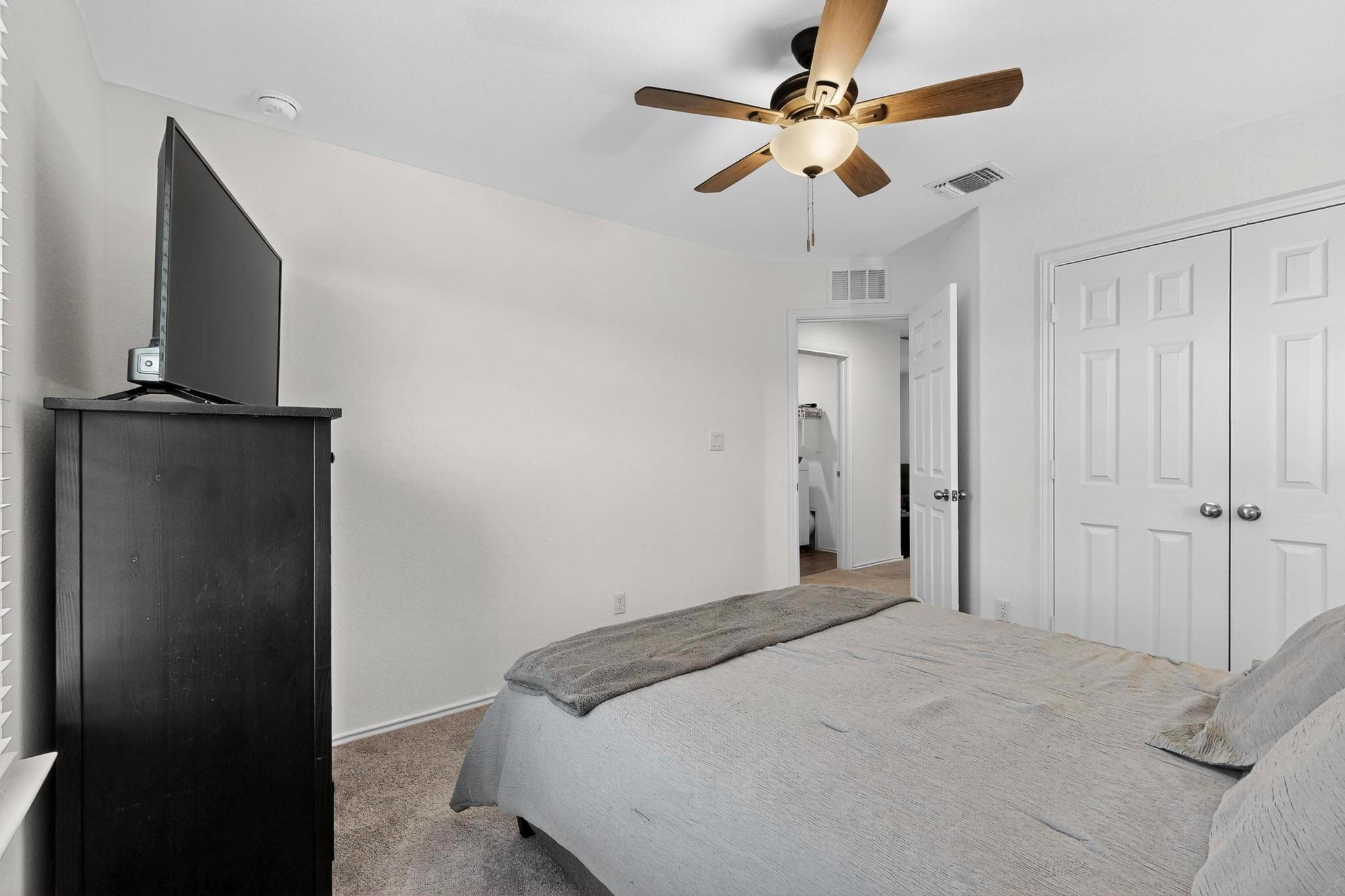 128 BANYON Dr, Liberty Hill, TX 78642