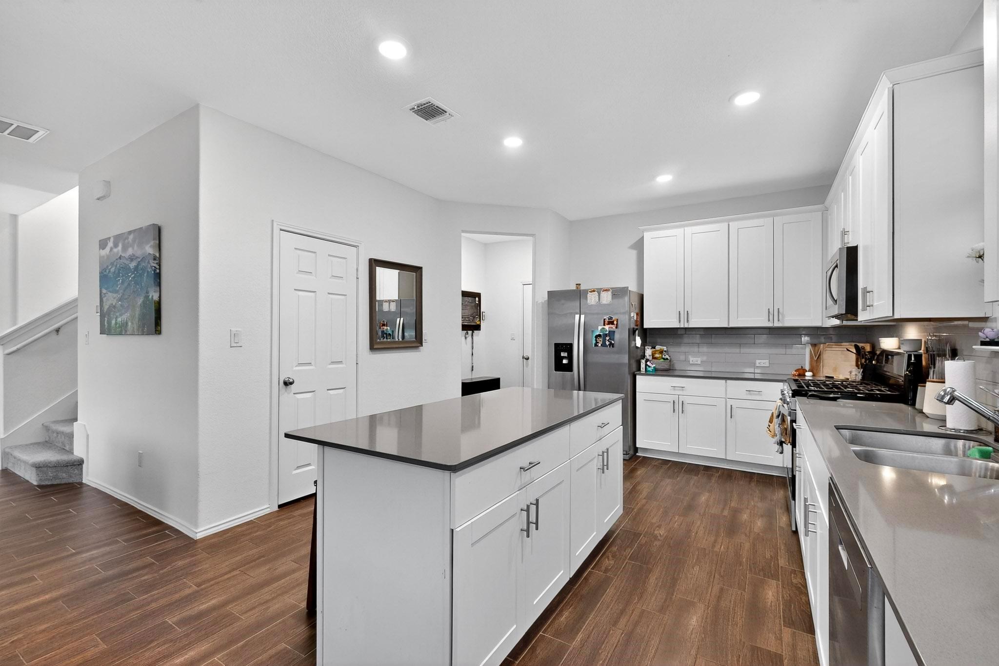 128 BANYON Dr, Liberty Hill, TX 78642