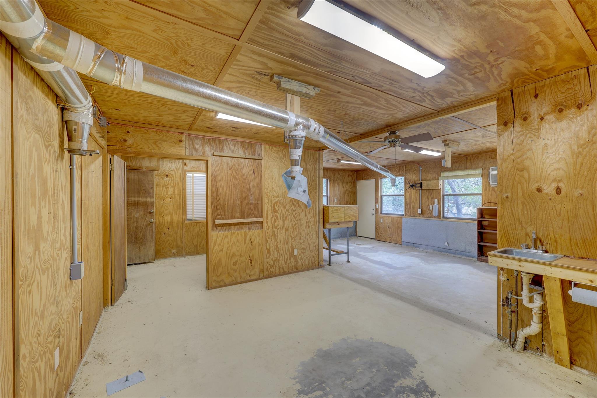 111 Circle Dr, Wimberley, TX 78676