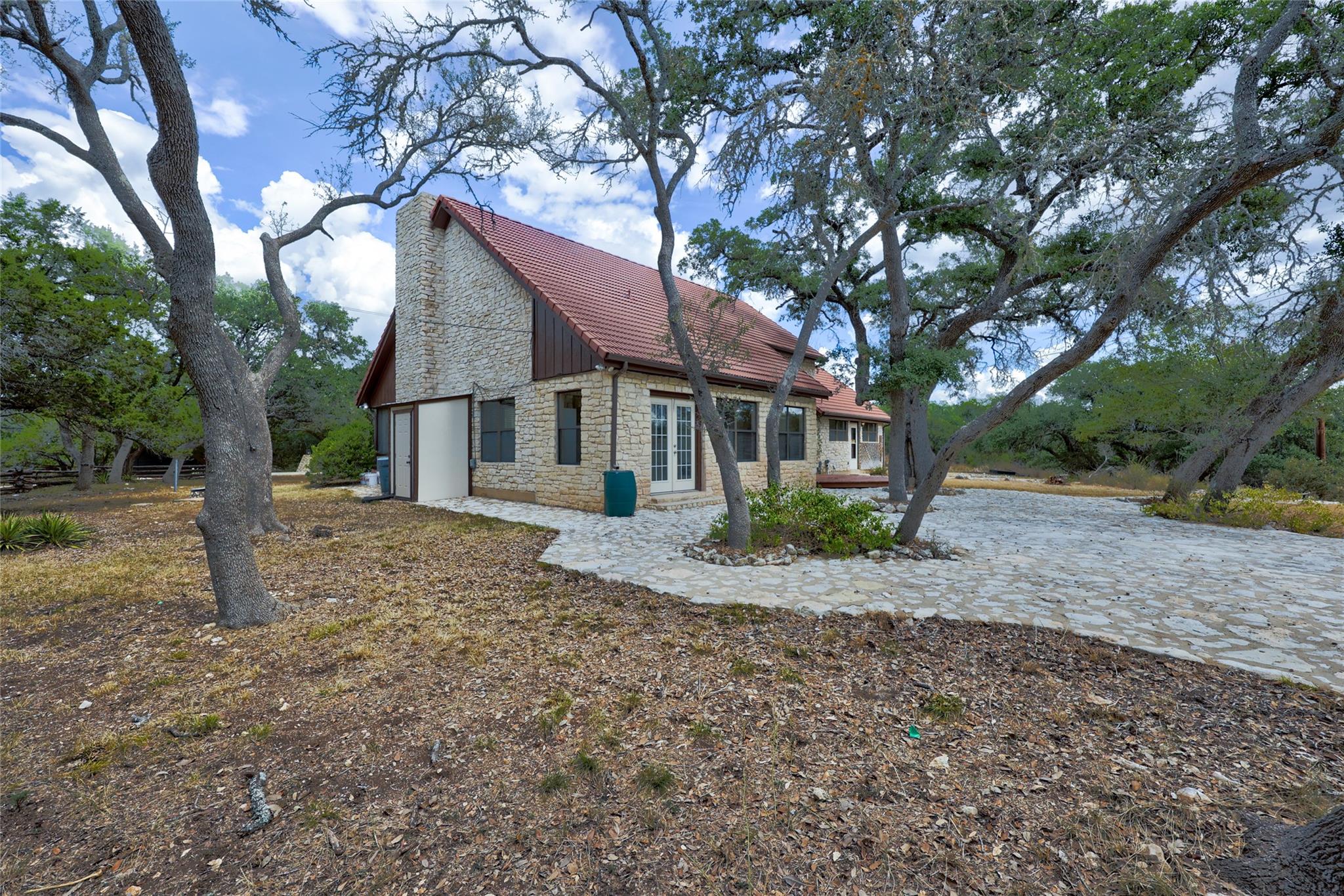 111 Circle Dr, Wimberley, TX 78676