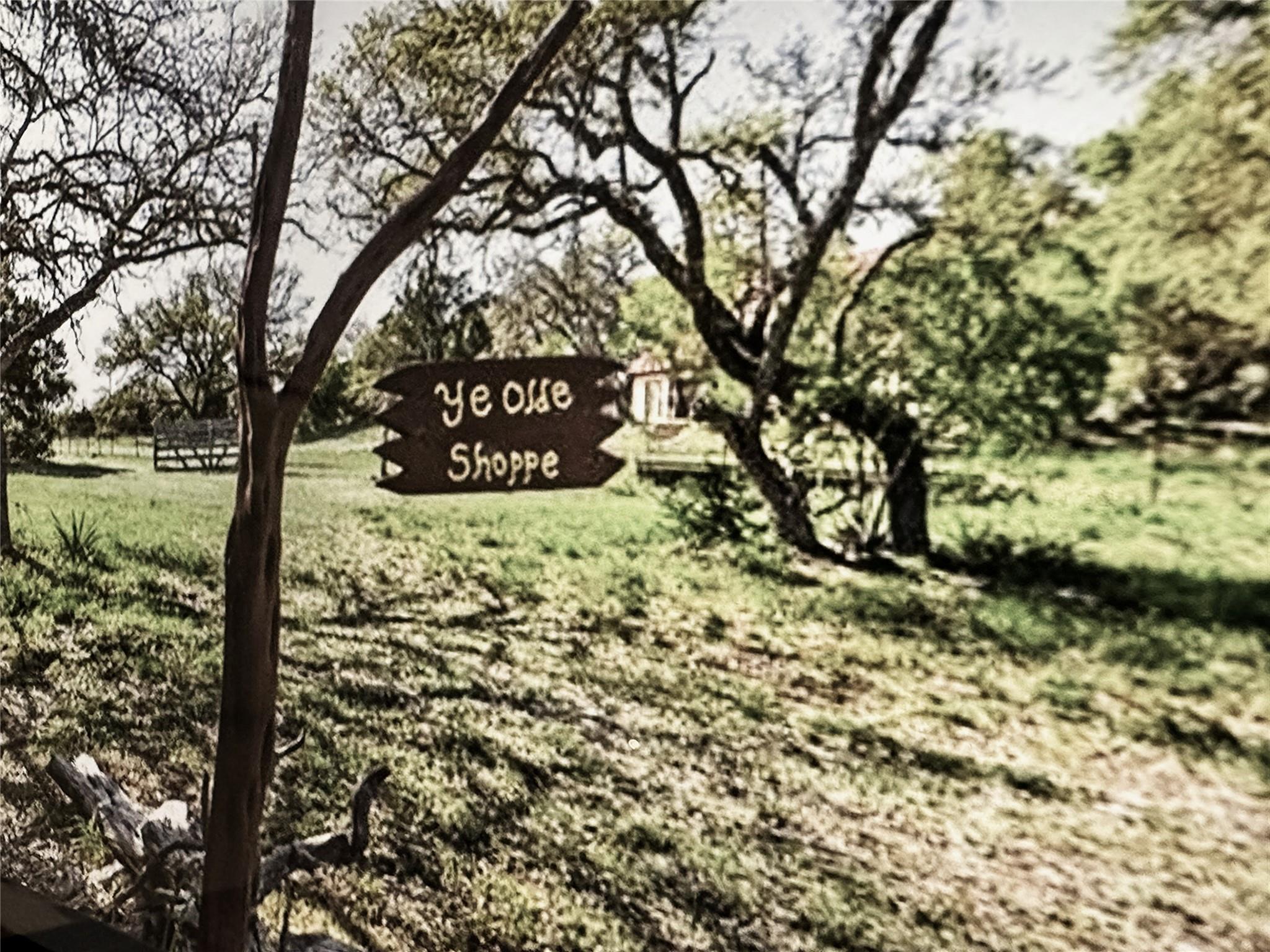 111 Circle Dr, Wimberley, TX 78676
