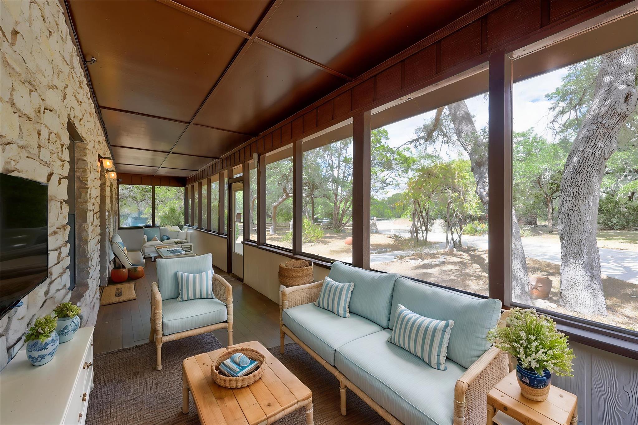 111 Circle Dr, Wimberley, TX 78676