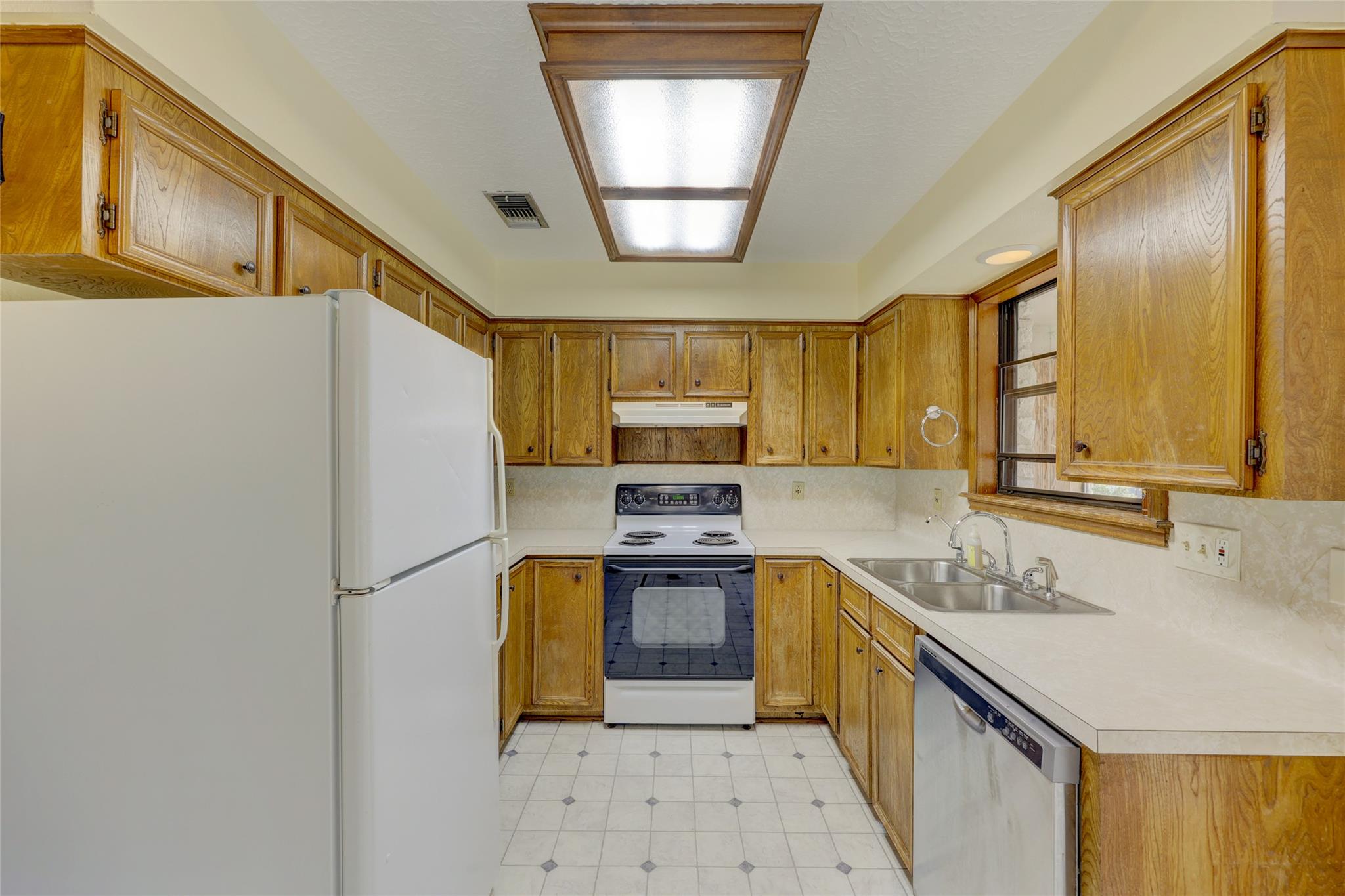 111 Circle Dr, Wimberley, TX 78676