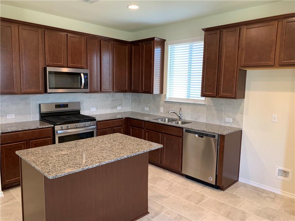 105 Berkeley Pl, Georgetown, TX 78628