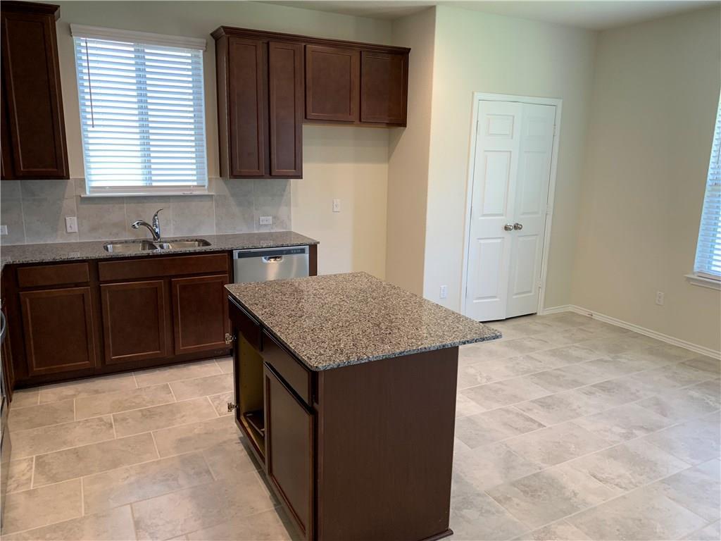 105 Berkeley Pl, Georgetown, TX 78628