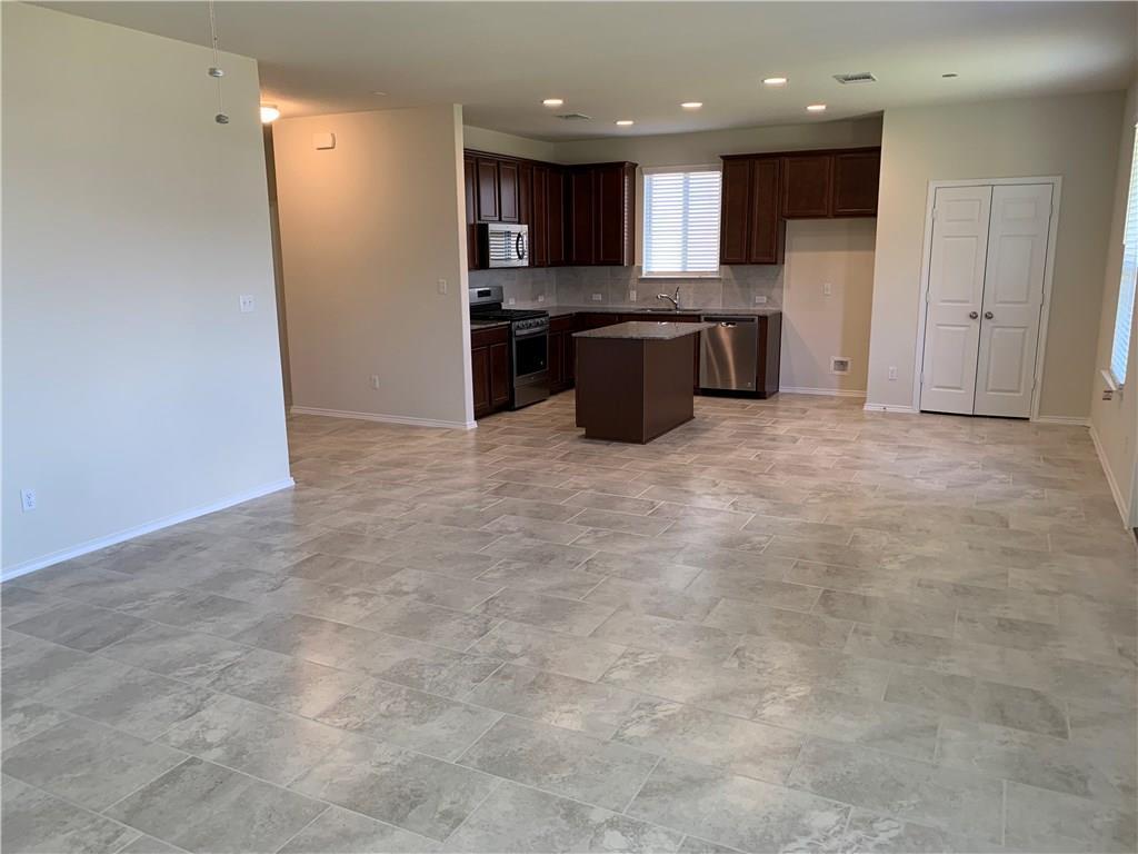 105 Berkeley Pl, Georgetown, TX 78628